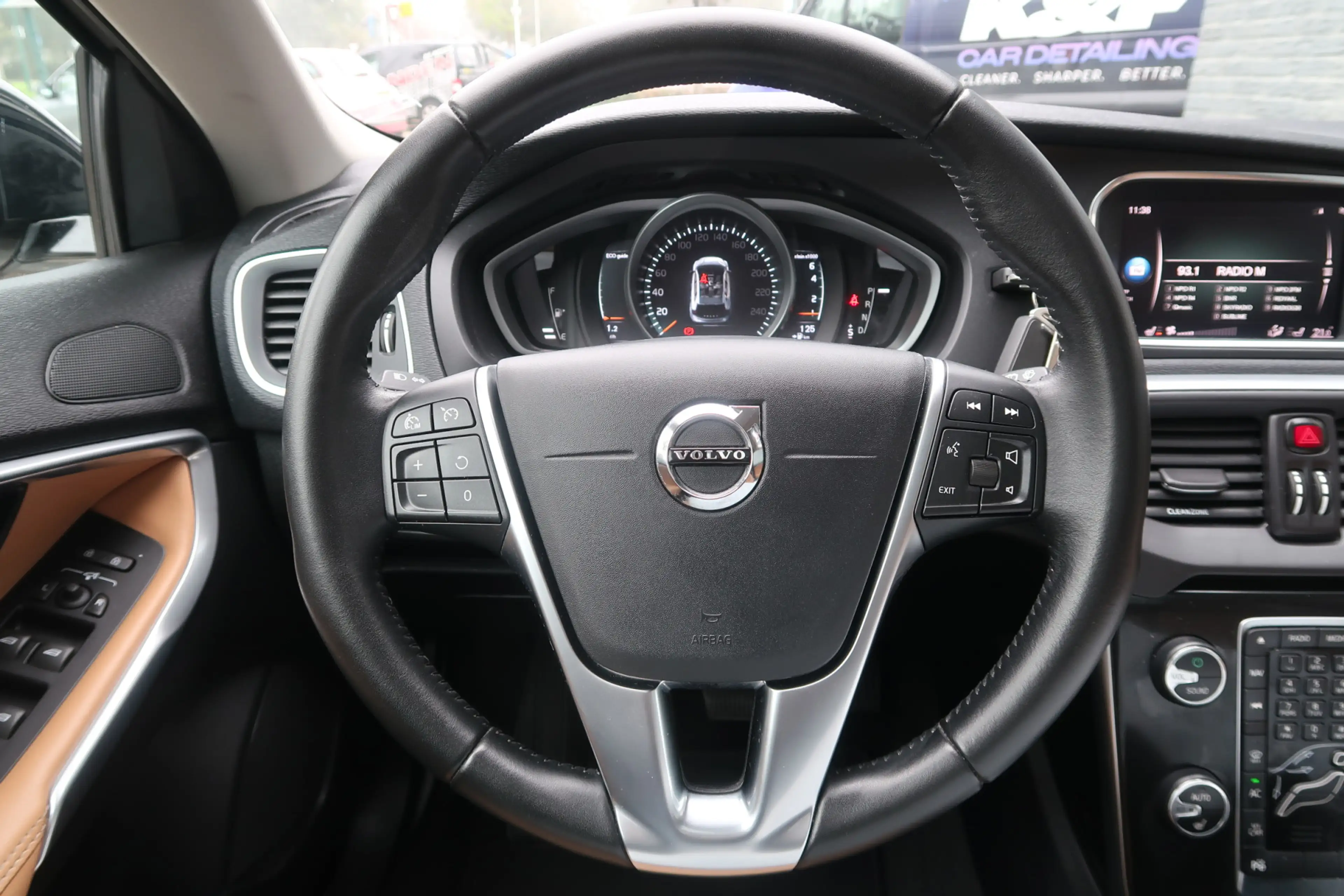 Volvo V40 Cross Country 1.5 T3 Polar+ Luxury Bij ons bedrijf in onderhoud — photo 22