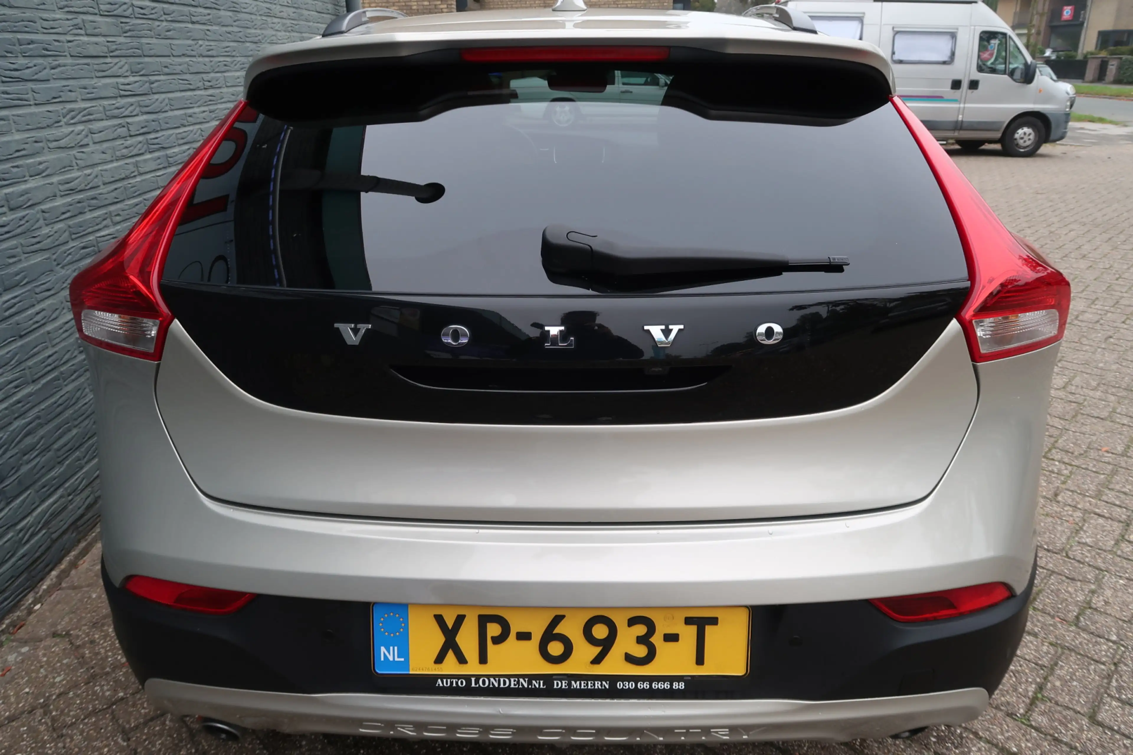 Volvo V40 Cross Country 1.5 T3 Polar+ Luxury Bij ons bedrijf in onderhoud — photo 29