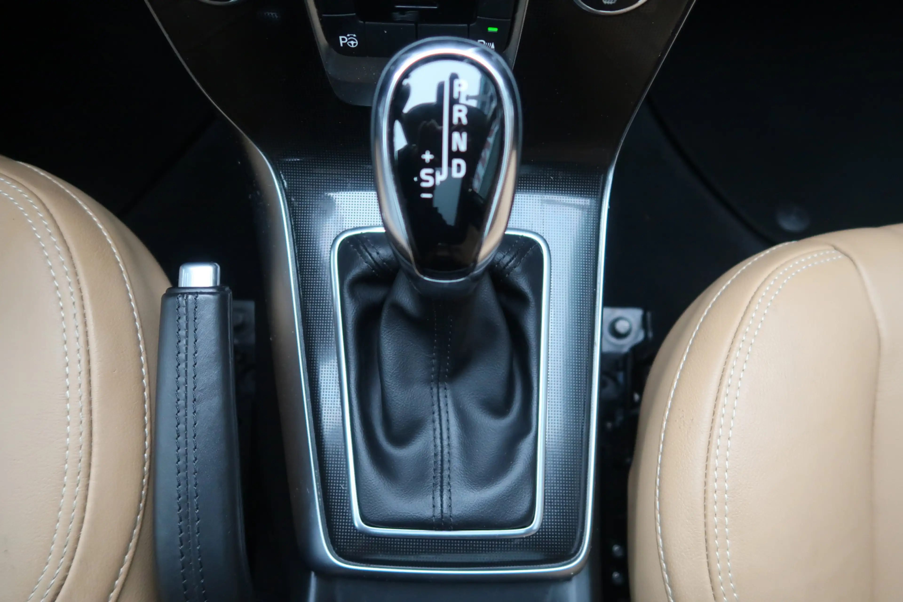Volvo V40 Cross Country 1.5 T3 Polar+ Luxury Bij ons bedrijf in onderhoud — photo 15