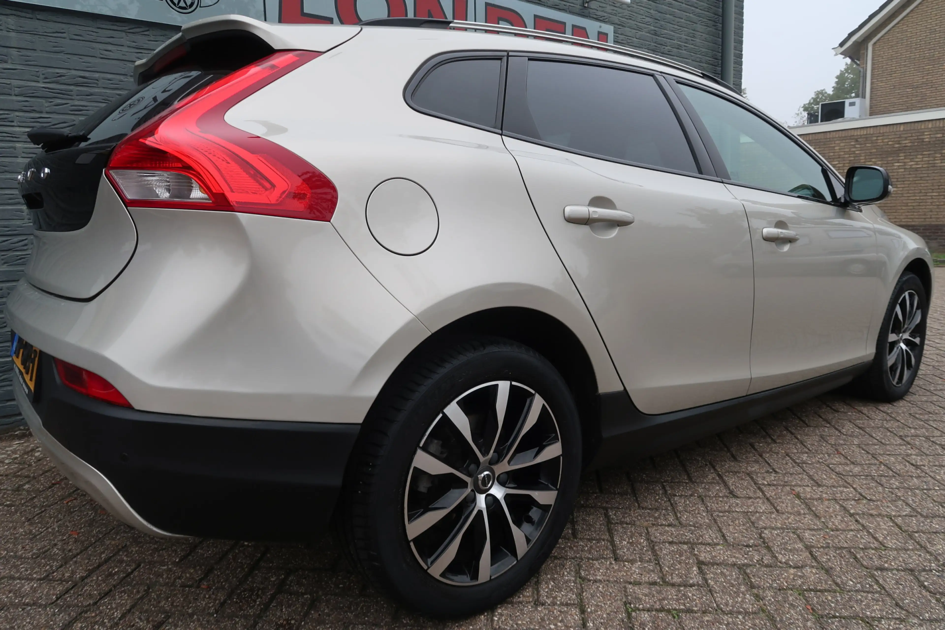 Volvo V40 Cross Country 1.5 T3 Polar+ Luxury Bij ons bedrijf in onderhoud — photo 32