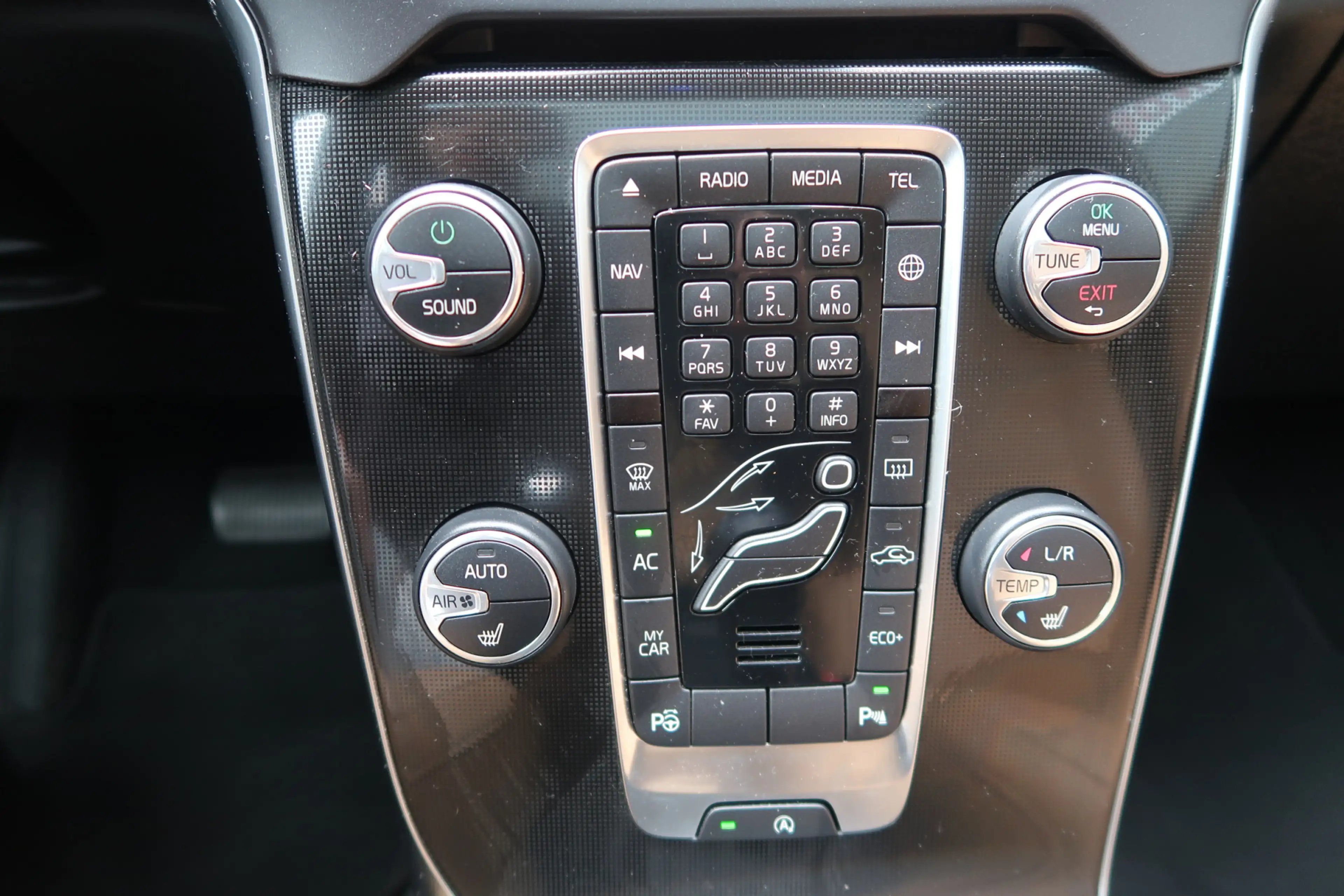 Volvo V40 Cross Country 1.5 T3 Polar+ Luxury Bij ons bedrijf in onderhoud — photo 17