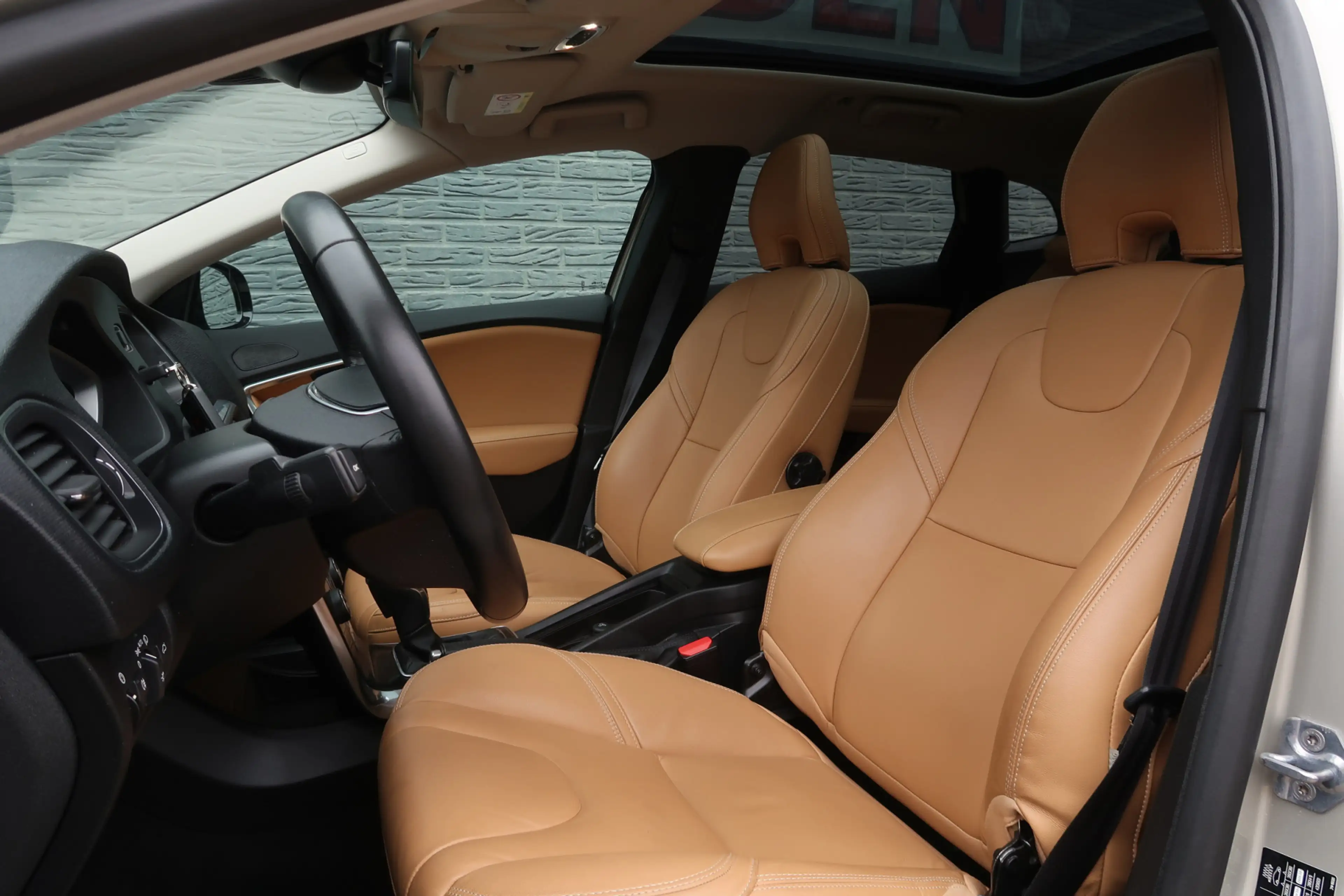 Volvo V40 Cross Country 1.5 T3 Polar+ Luxury Bij ons bedrijf in onderhoud — photo 12