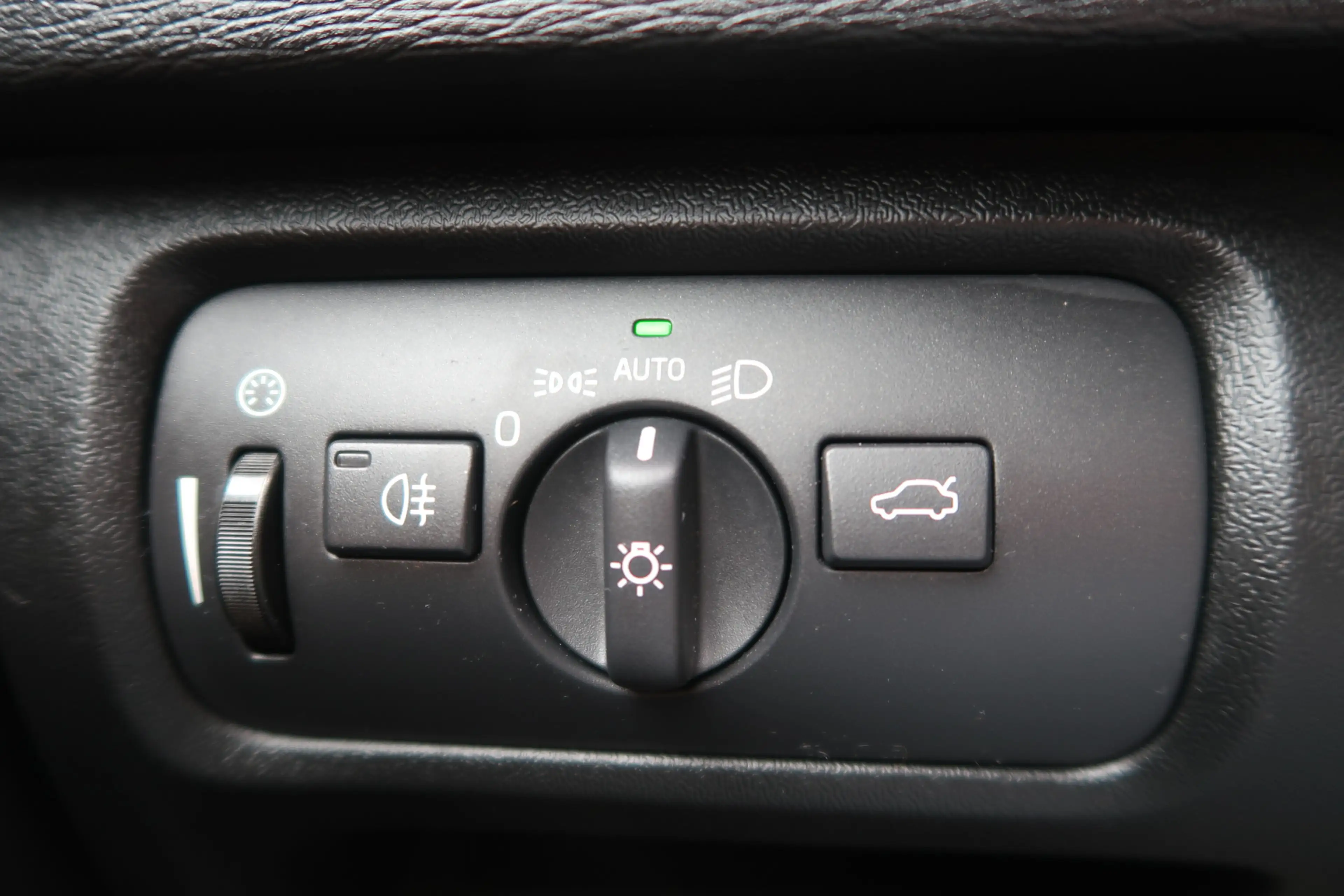Volvo V40 Cross Country 1.5 T3 Polar+ Luxury Bij ons bedrijf in onderhoud — photo 30
