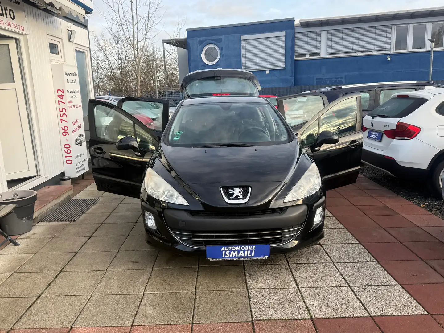 Peugeot 308 Tendance Schwarz - 1