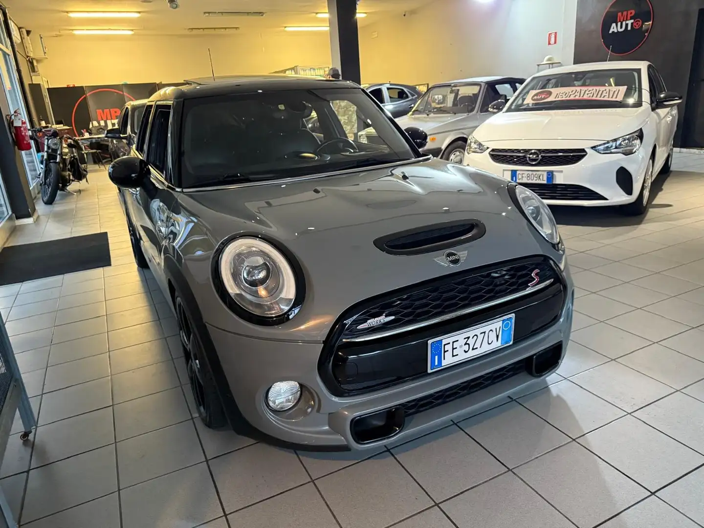 MINI Cooper SD Mini IV F55-F56 2014 2.0 Business XL 5p auto Gris - 1