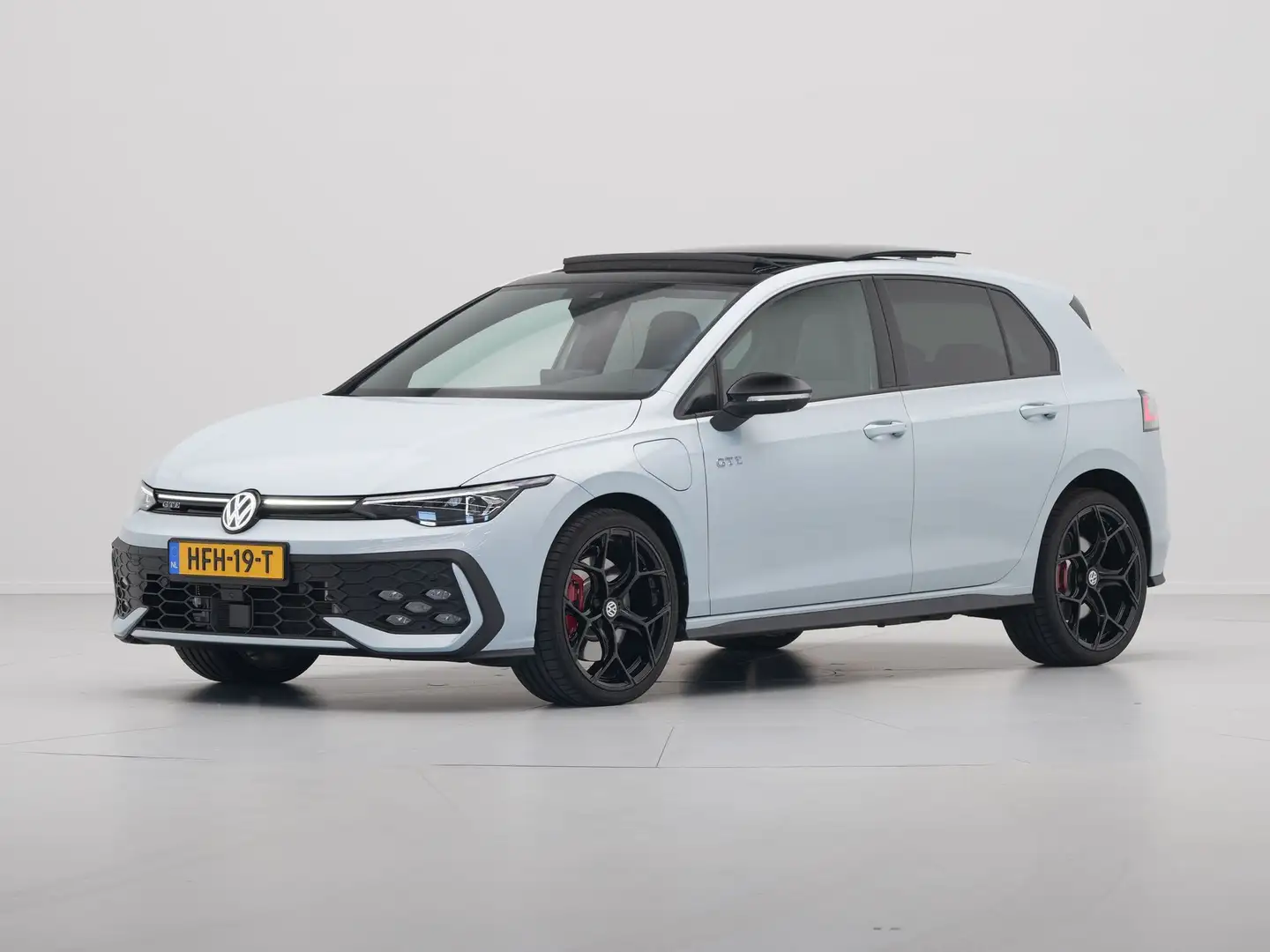 Volkswagen Golf GTE 1.5 eHybrid Pano, Black Style, 19'' LMV, Travel & Blauw - 2