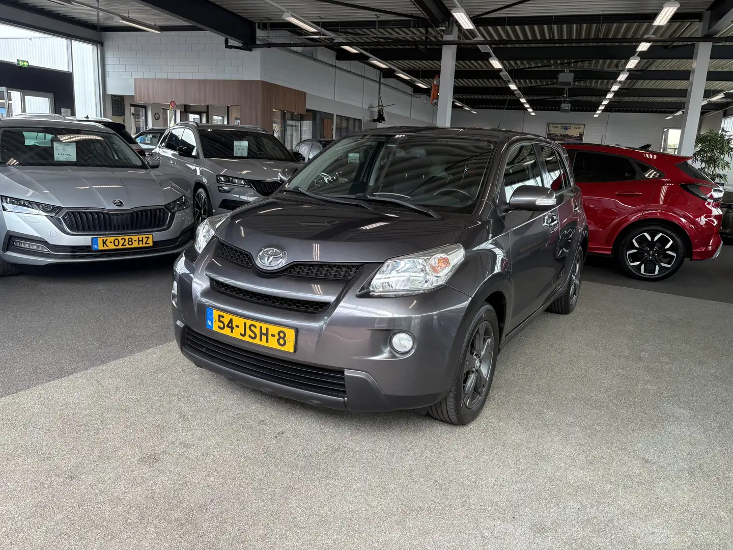 Toyota Urban Cruiser 1.3 VVT-i 100pk Dynamic KEYLESS/CLIMA/MEDIA/PDC/16 Gri - 2