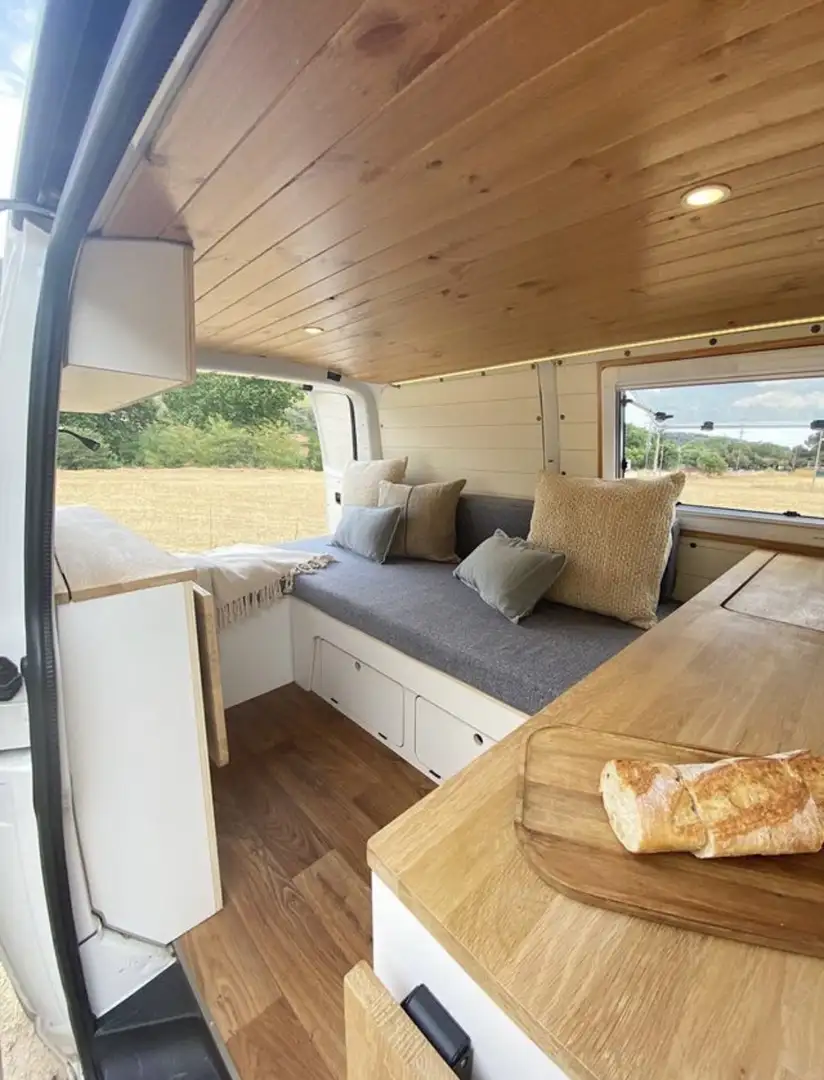 Volkswagen T6.1 Transporter - 2