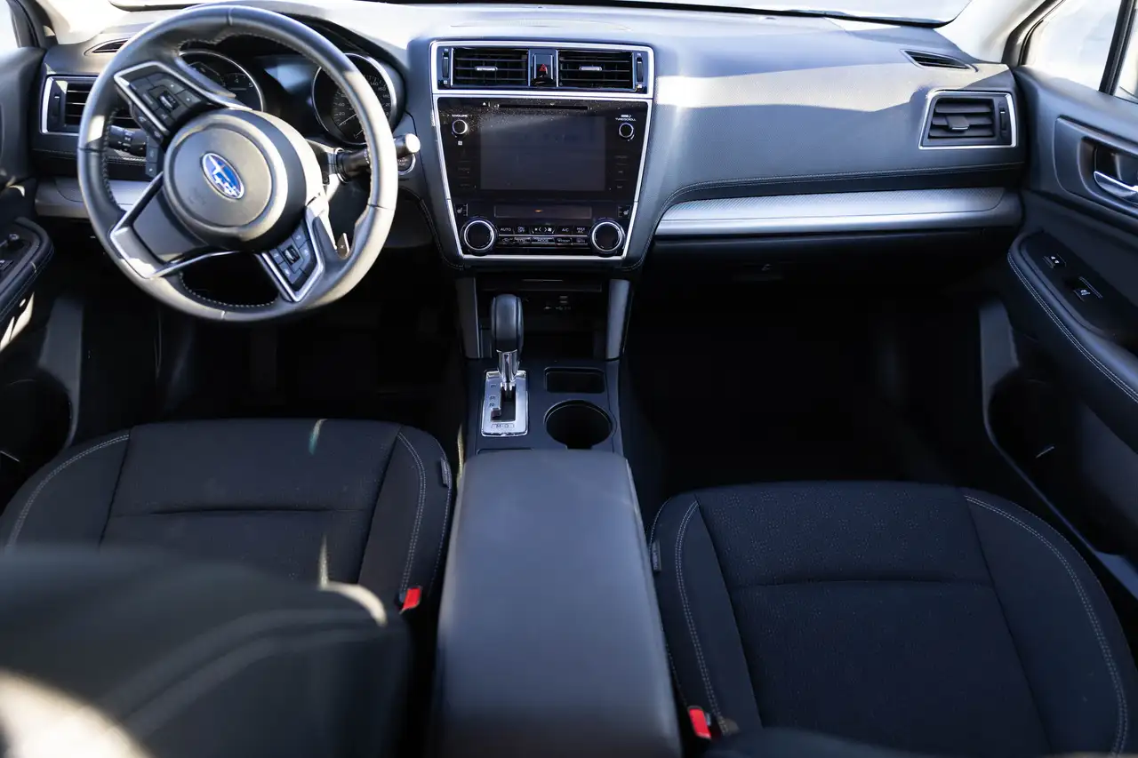 Subaru Legacy снимка Subaru Legacy