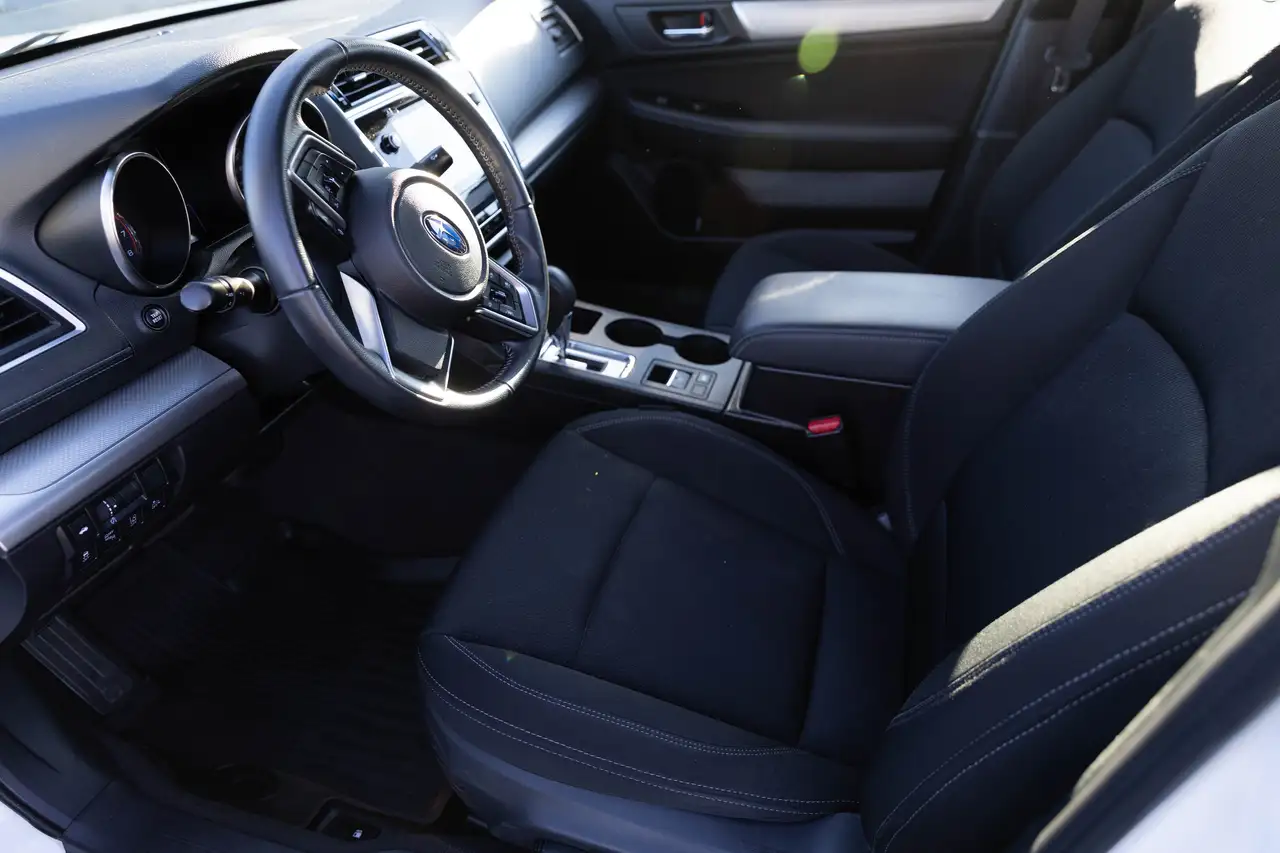 Subaru Legacy снимка Subaru Legacy