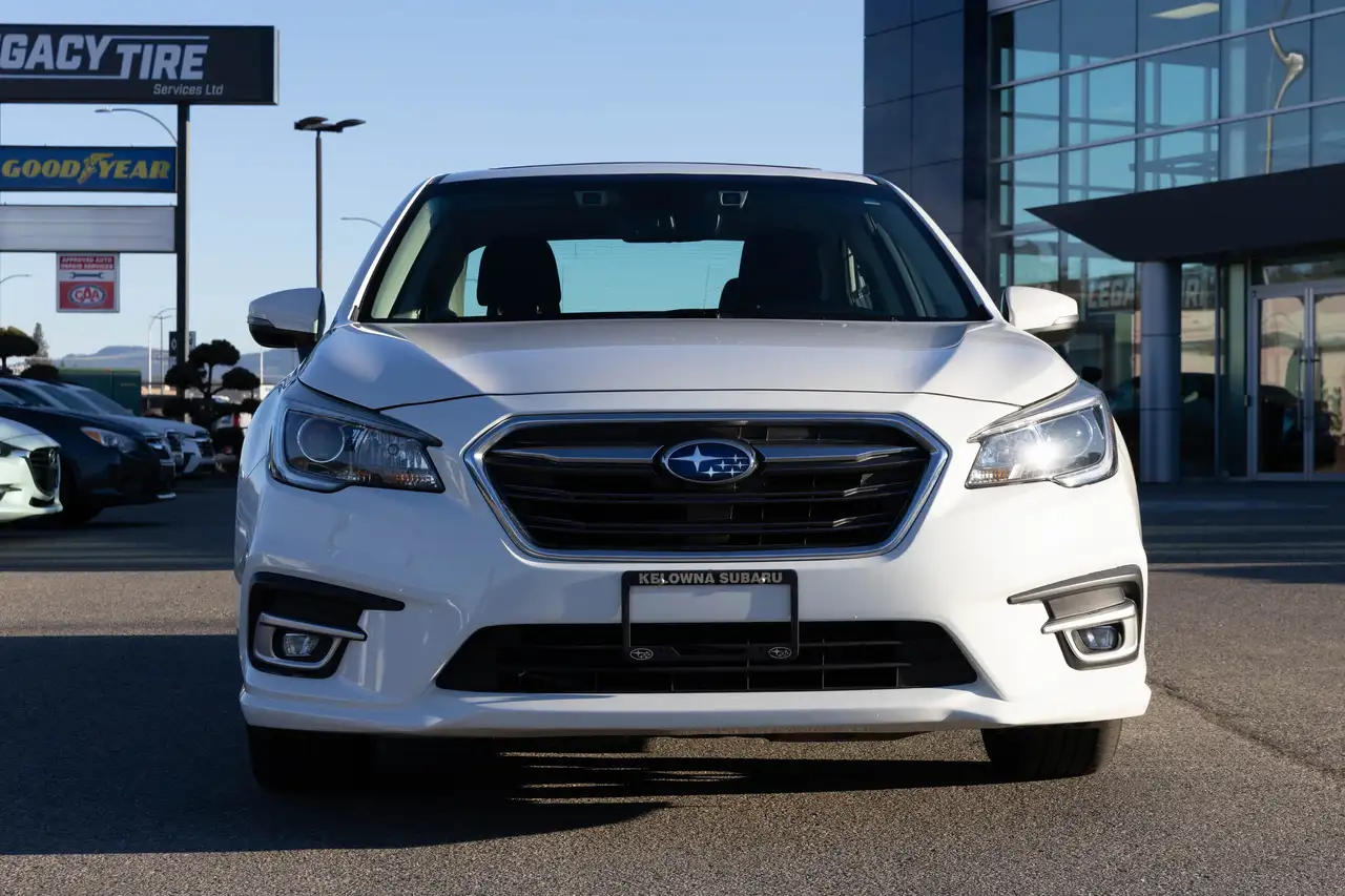 Subaru Legacy снимка Subaru Legacy