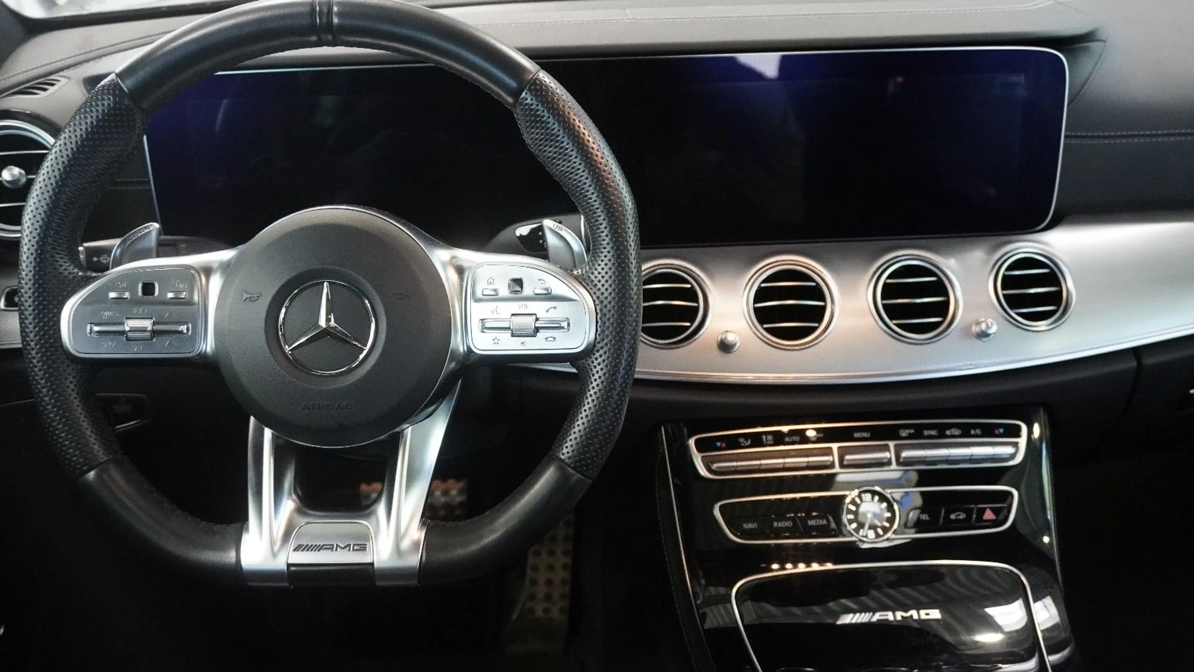 Mercedes-Benz E 63 AMG E 63 S AMG 4Matic T*ACC*PANO*360°-KAM*20" — photo 11
