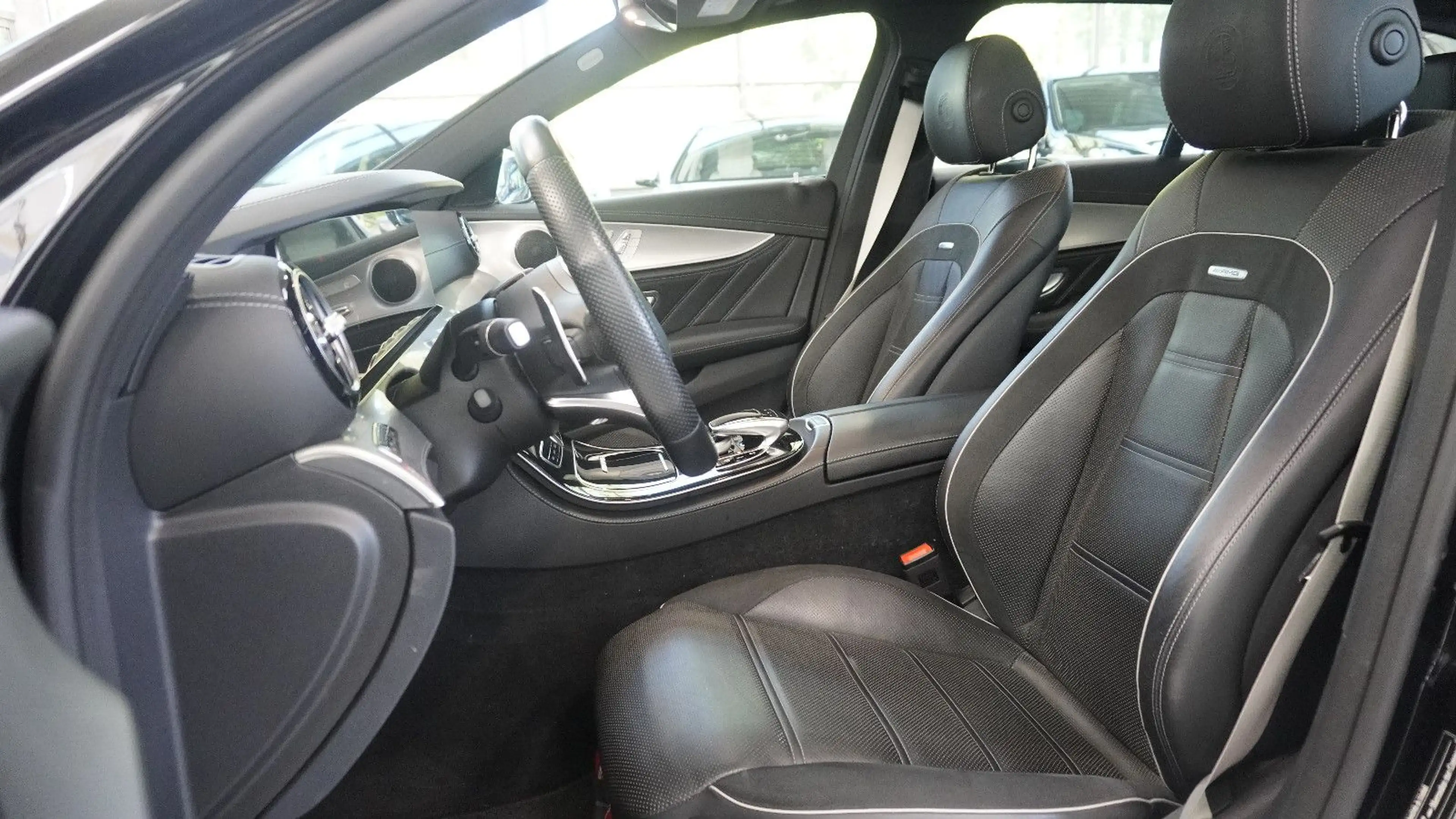 Mercedes-Benz E 63 AMG E 63 S AMG 4Matic T*ACC*PANO*360°-KAM*20" — photo 7