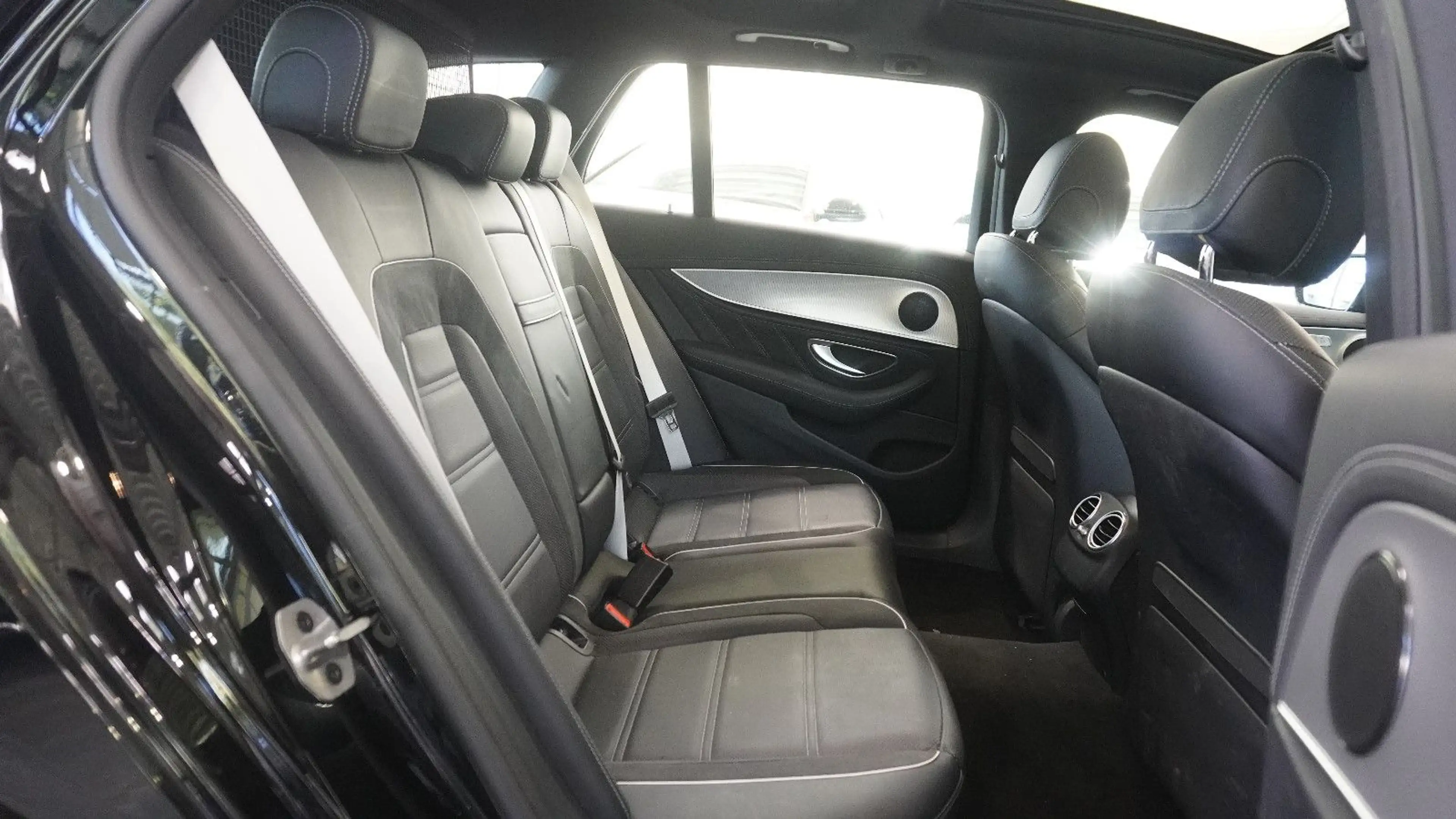 Mercedes-Benz E 63 AMG E 63 S AMG 4Matic T*ACC*PANO*360°-KAM*20" — photo 10