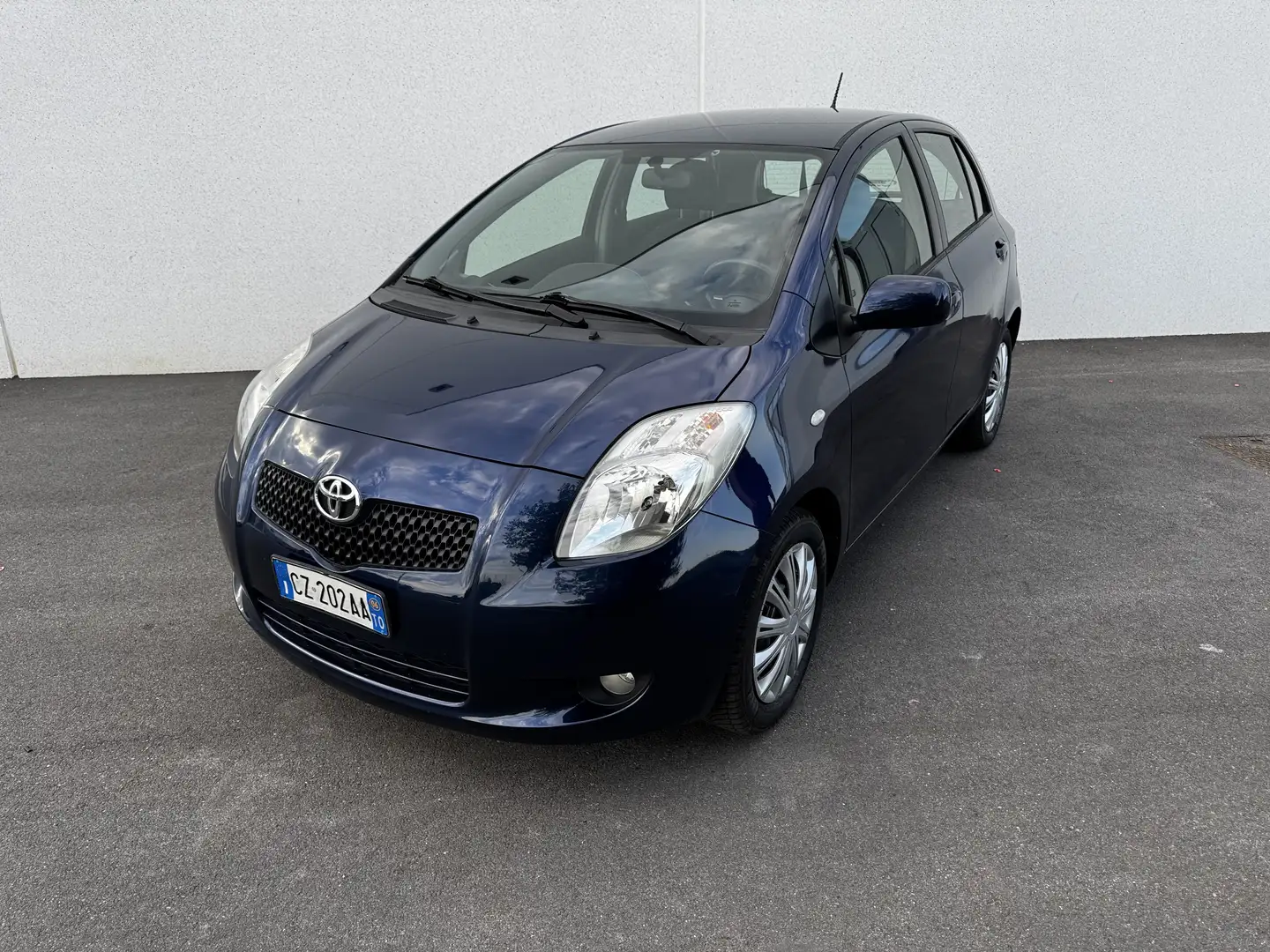 Toyota Yaris 5p 1.0 Sol - 2