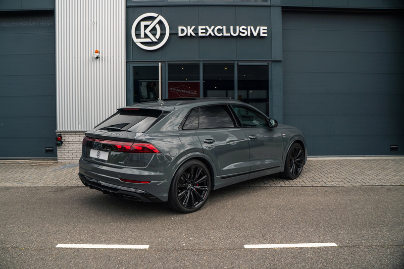 Audi Q8 60 TFSI e quattro Pro Line S Competition — photo 3