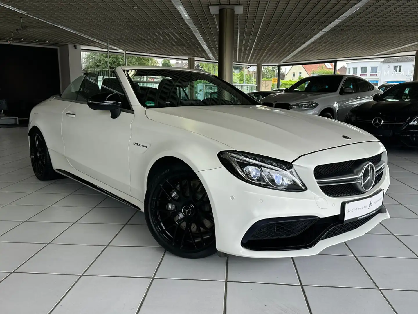 Mercedes-Benz C 63 AMG Cabrio DESIGNO HUD MEM BURM KAM DISTRO+ Weiß - 2