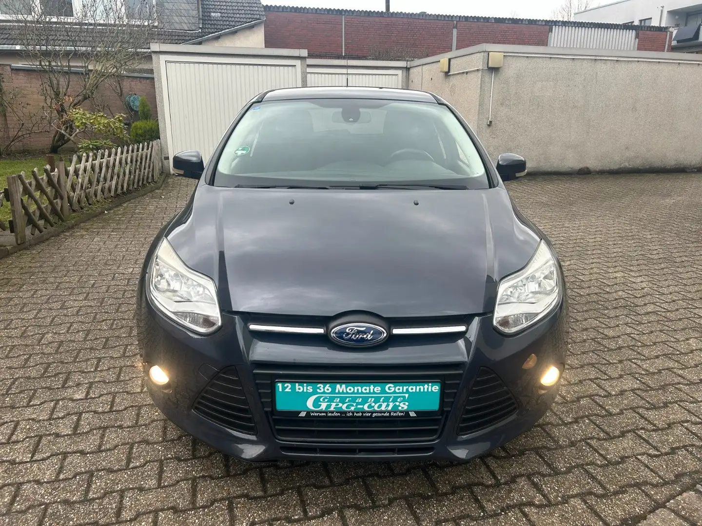 Ford Focus Lim. Sync Edition AUTOMATIK, GETRIEB PROBL Grau - 2