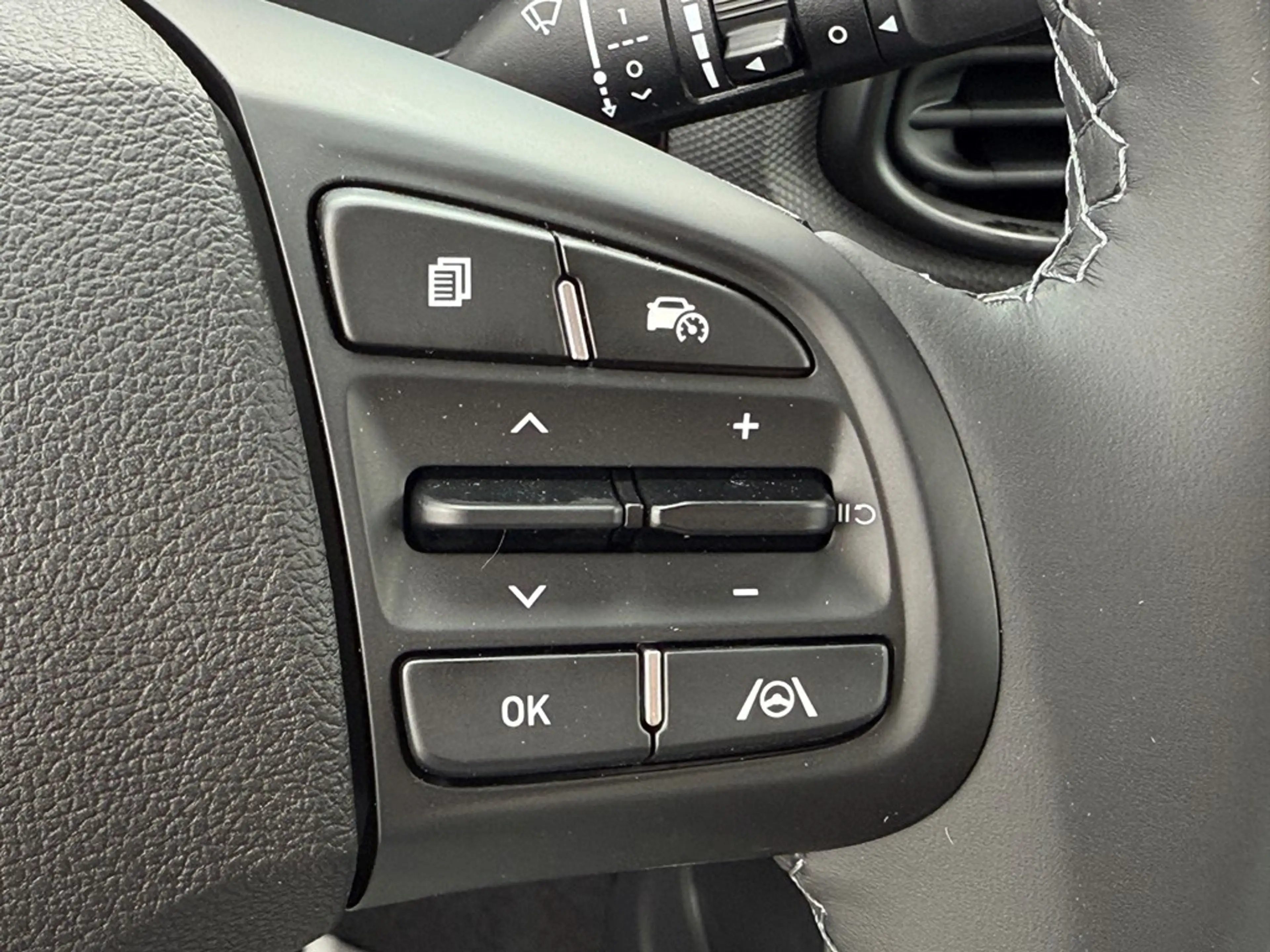 Hyundai i10 1.0i 5AMT - techno — photo 9
