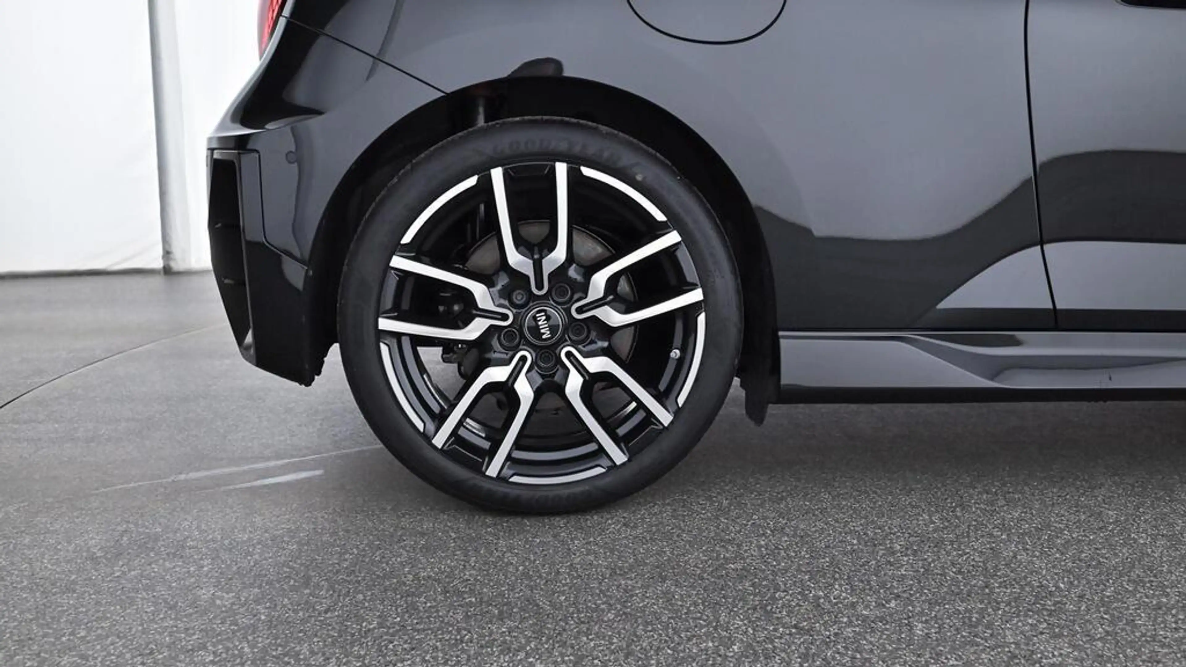 MINI Cooper E John Cooper Works Trim — photo 12