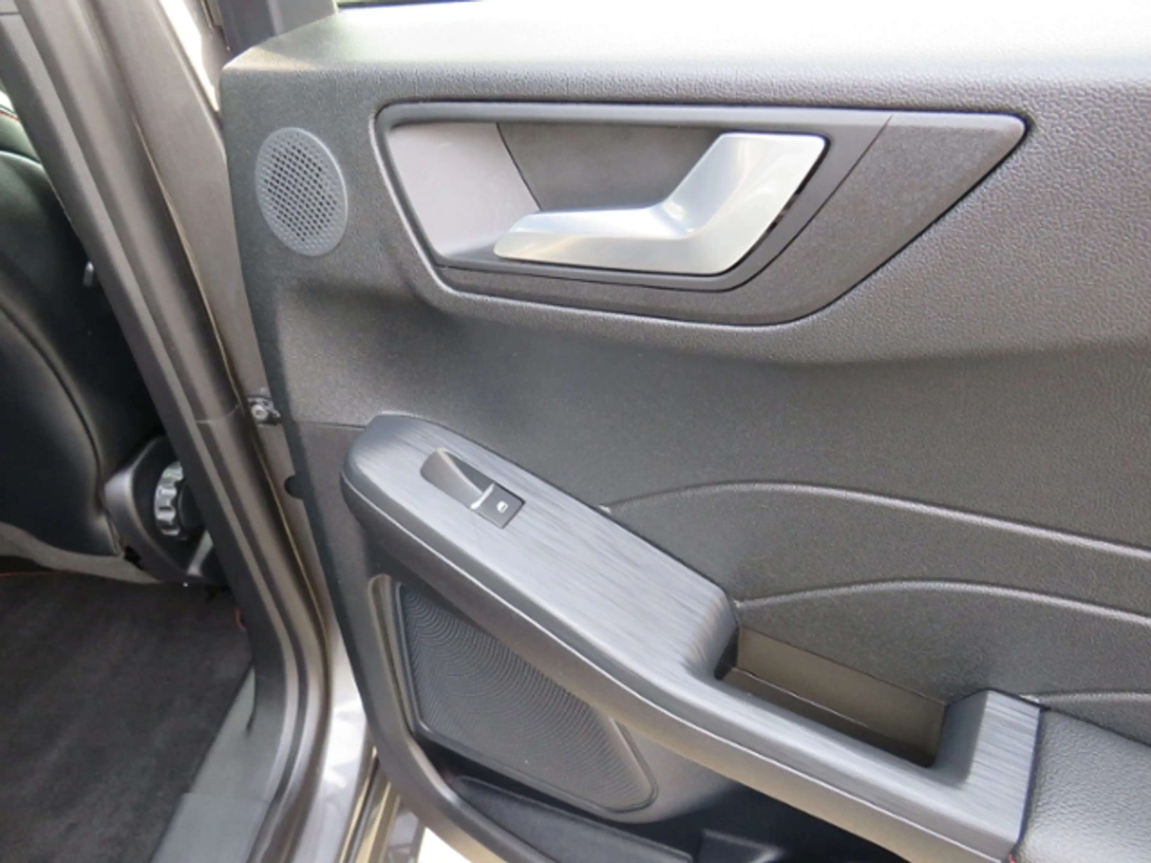 Ford Kuga Plug-In Hybrid ST-Line X Klima LED Navi Alu — photo 12