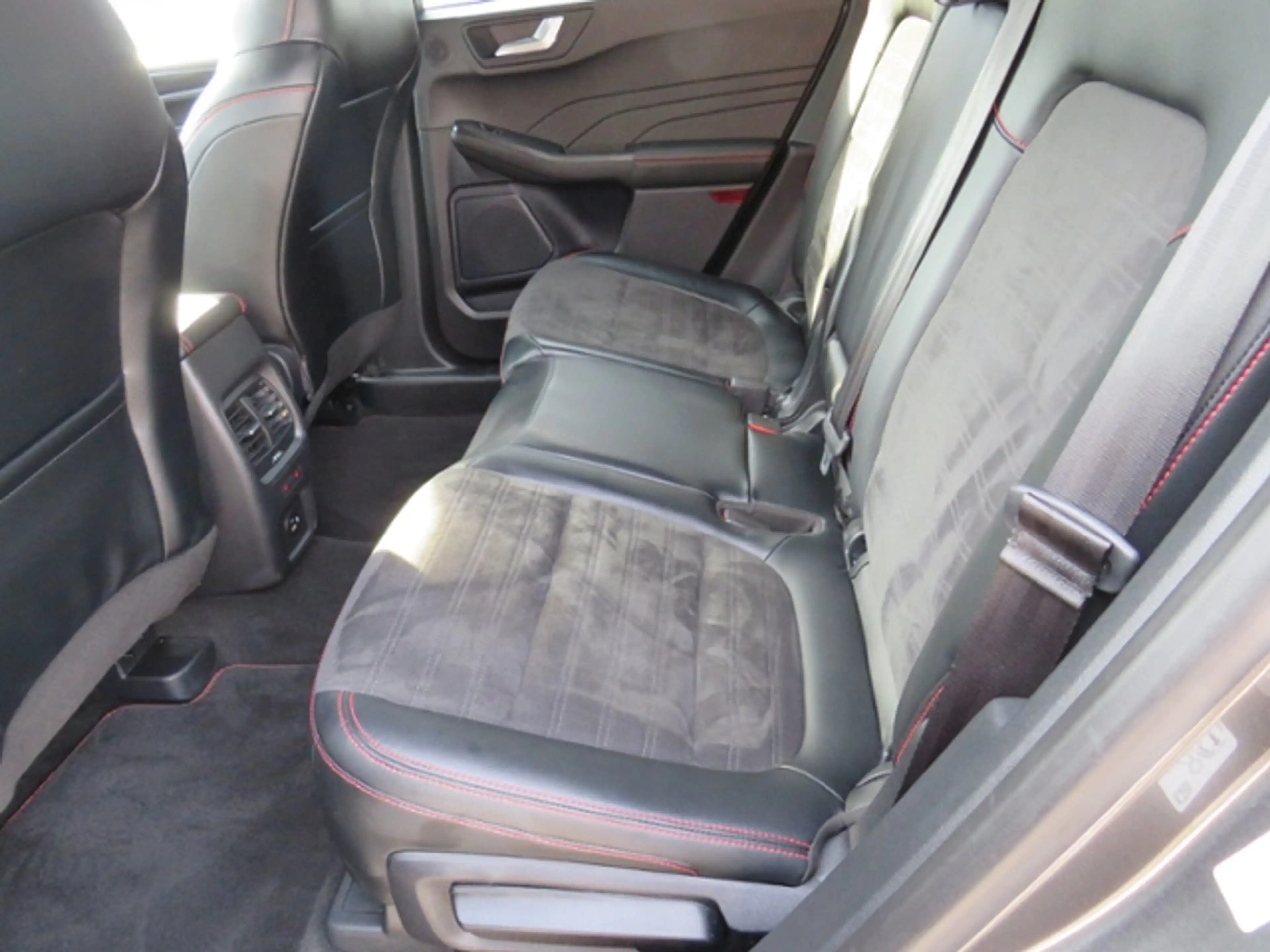 Ford Kuga Plug-In Hybrid ST-Line X Klima LED Navi Alu — photo 20