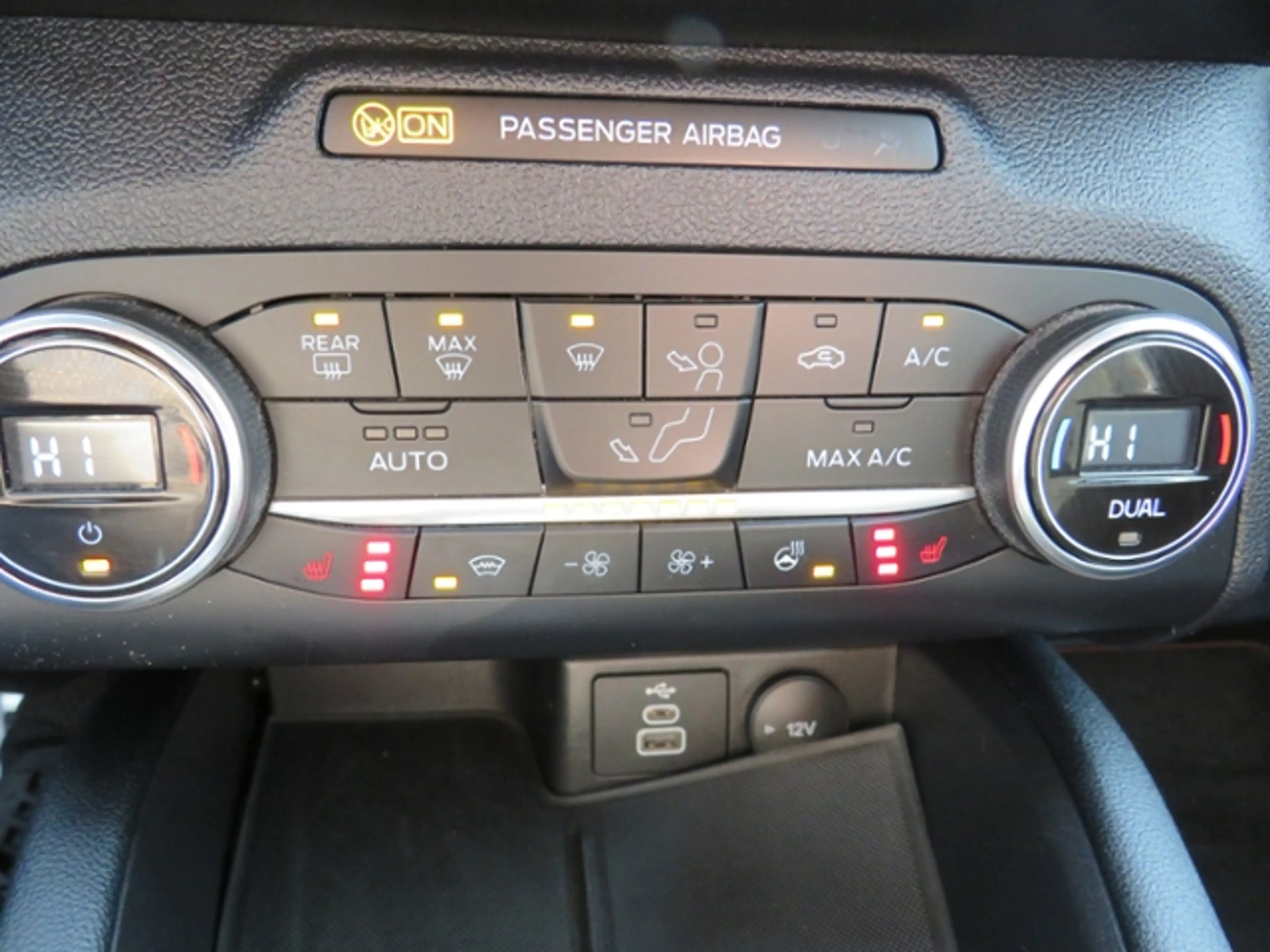 Ford Kuga Plug-In Hybrid ST-Line X Klima LED Navi Alu — photo 28