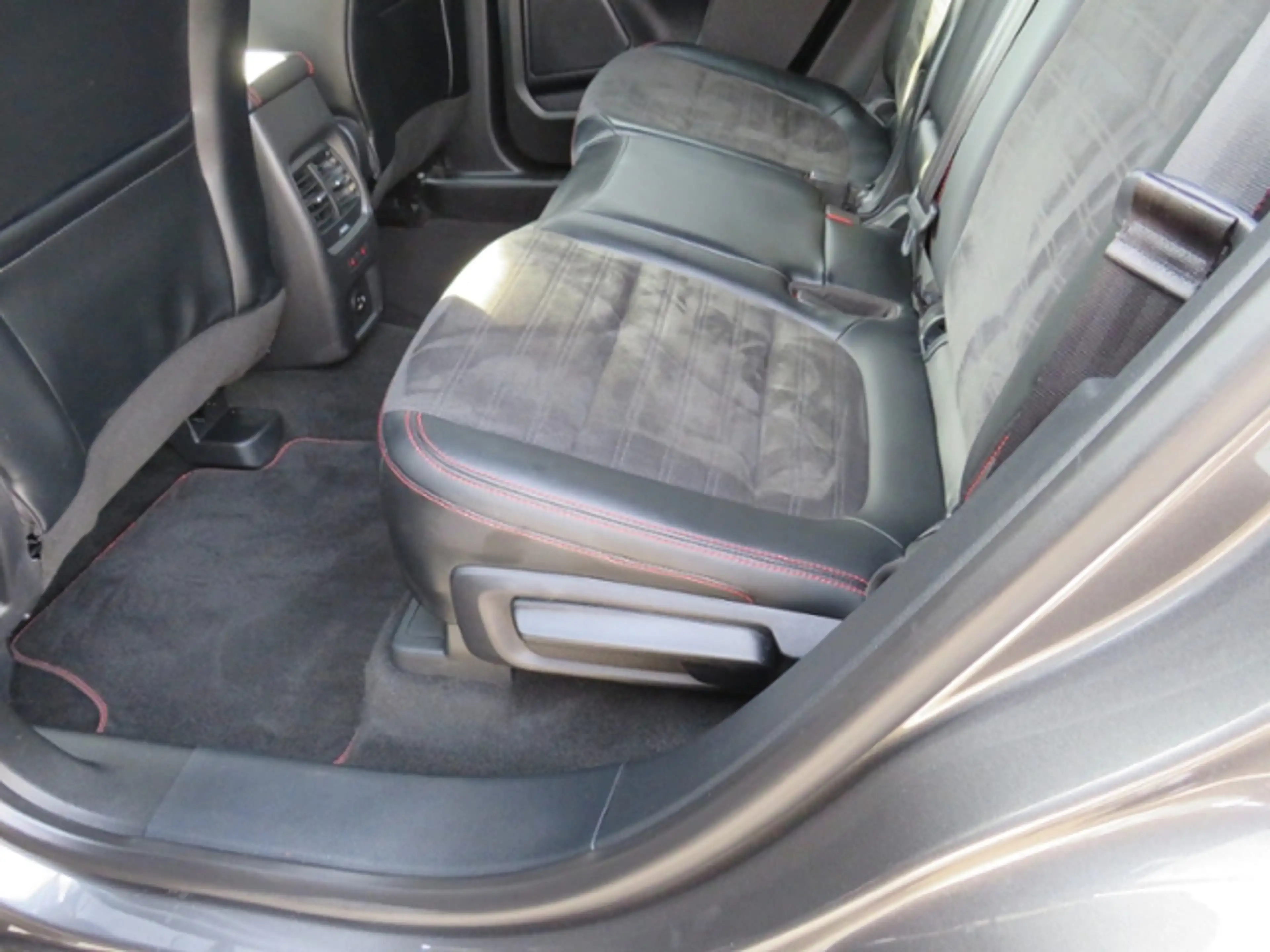 Ford Kuga Plug-In Hybrid ST-Line X Klima LED Navi Alu — photo 21