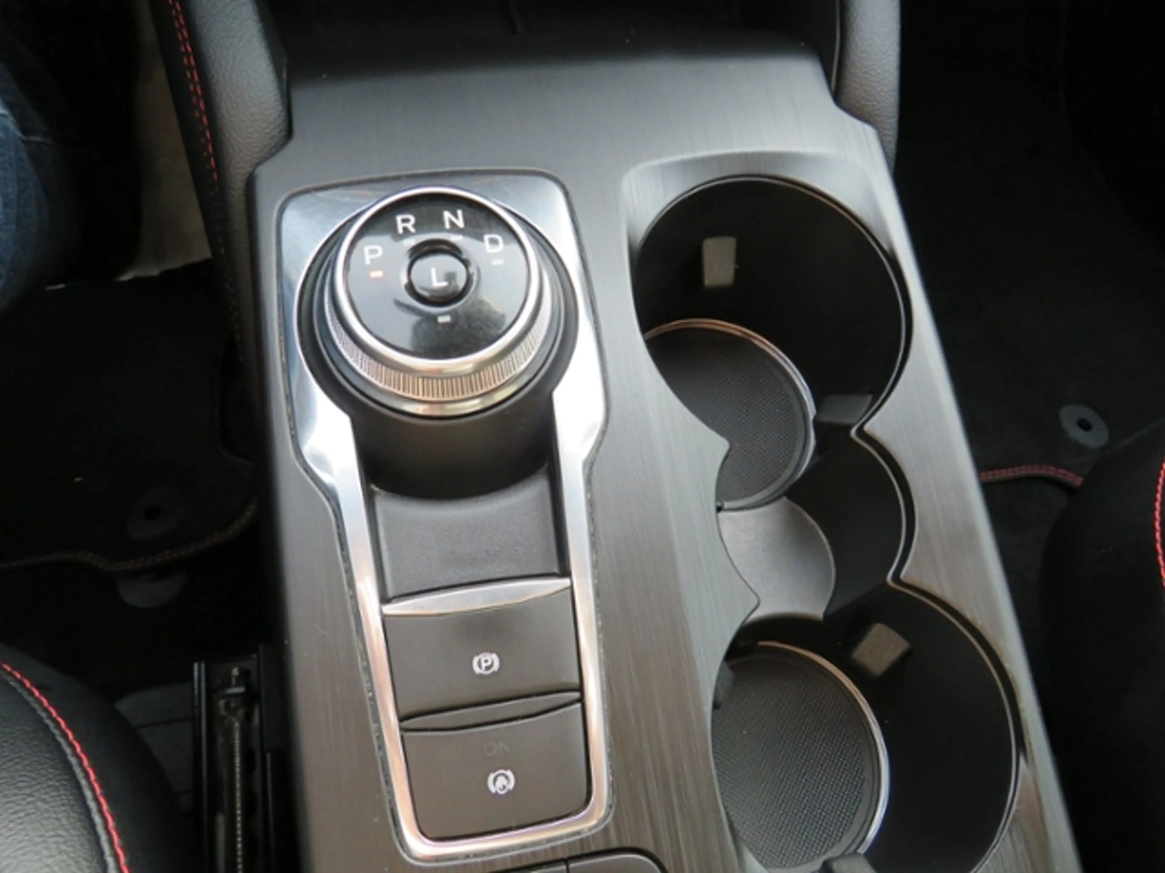 Ford Kuga Plug-In Hybrid ST-Line X Klima LED Navi Alu — photo 30