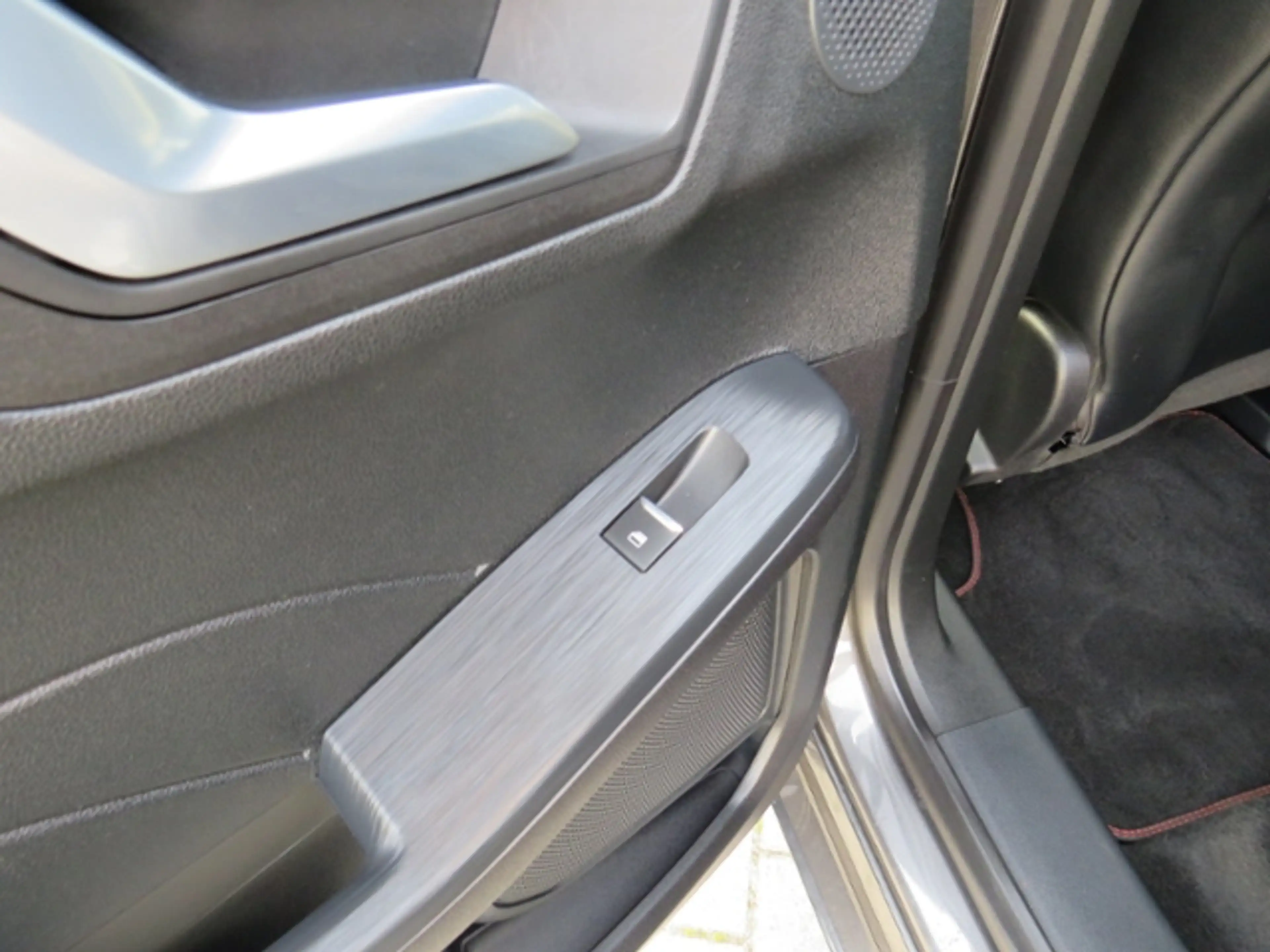 Ford Kuga Plug-In Hybrid ST-Line X Klima LED Navi Alu — photo 19