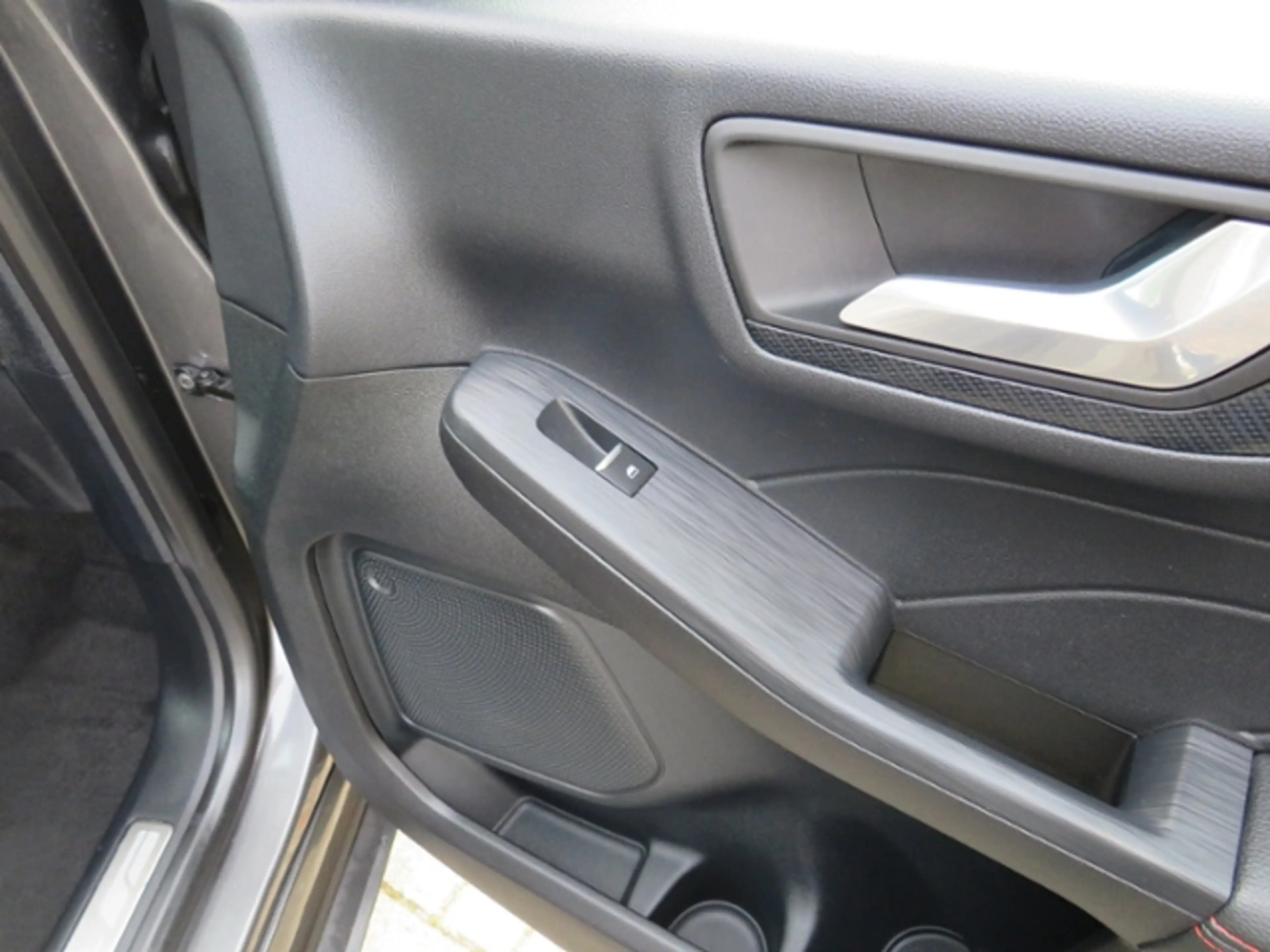 Ford Kuga Plug-In Hybrid ST-Line X Klima LED Navi Alu — photo 7