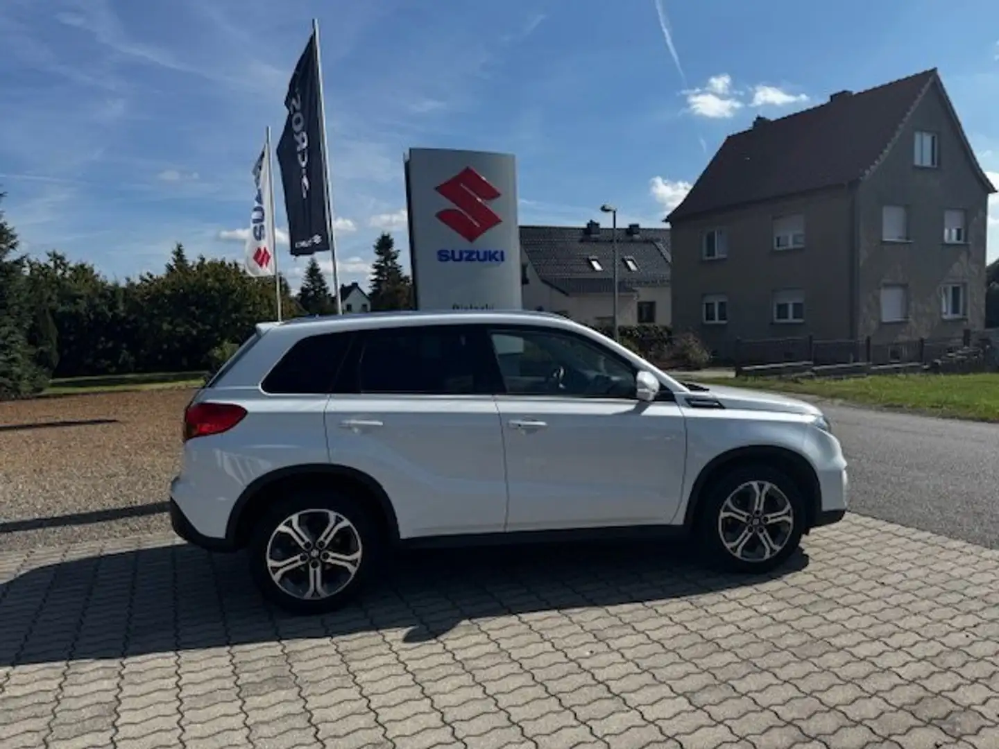 Suzuki Vitara Vitara 1.6 (4x2) Automatik Comfort+ Weiß - 2