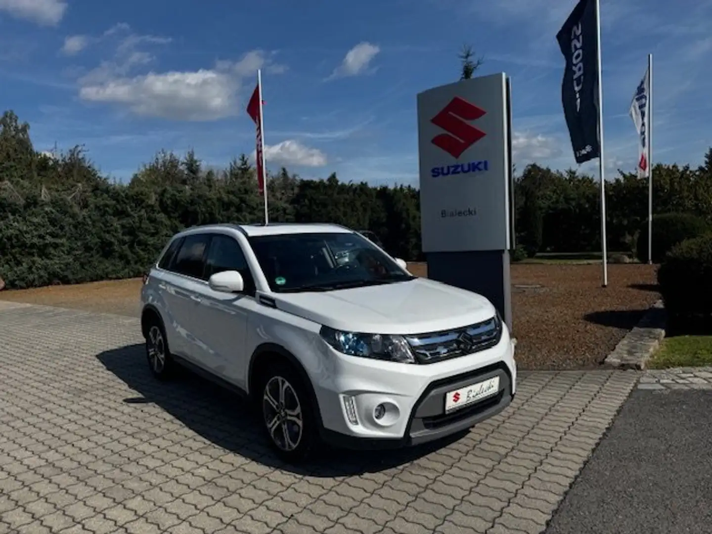 Suzuki Vitara Vitara 1.6 (4x2) Automatik Comfort+ Weiß - 1