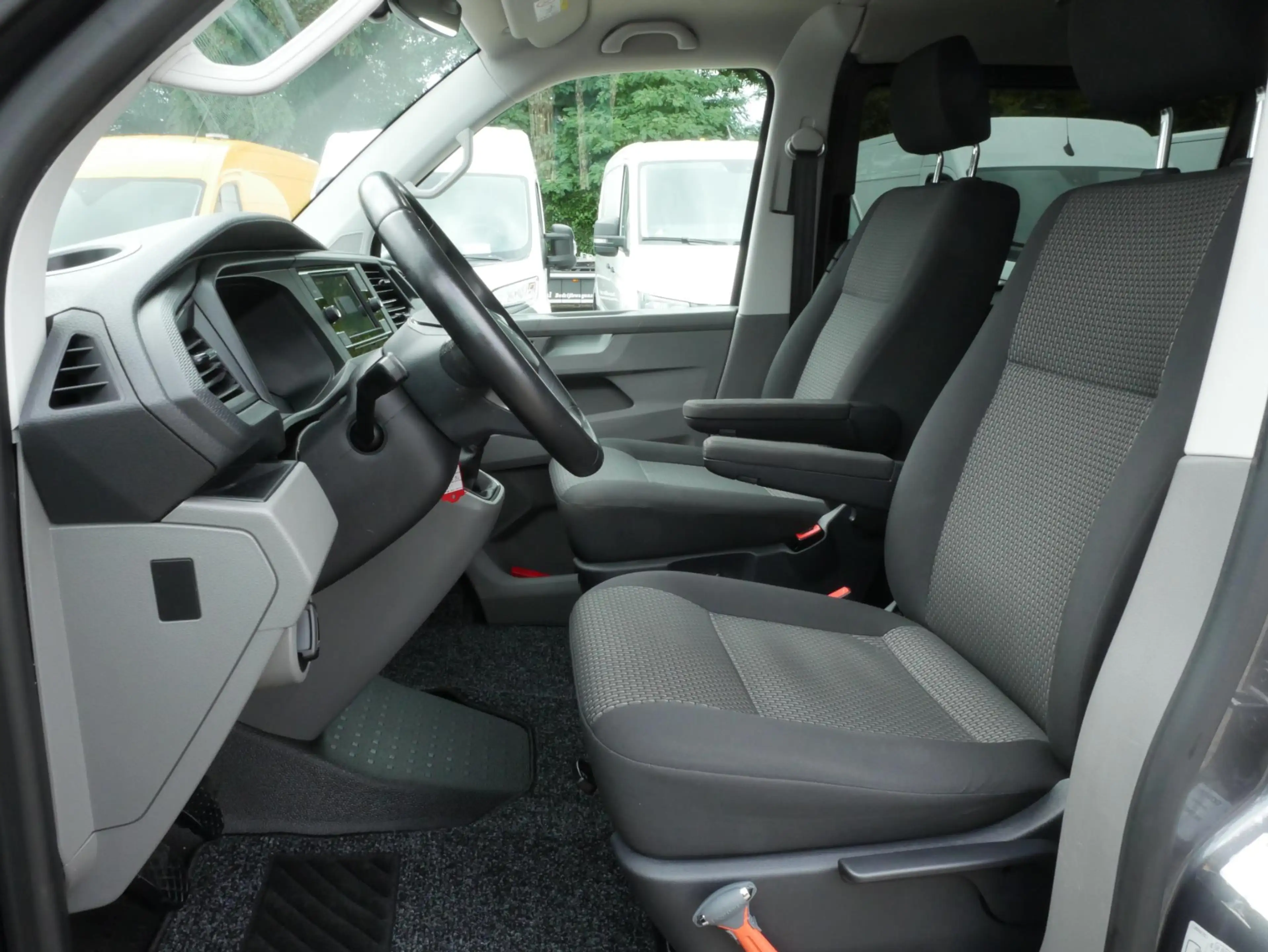 Volkswagen T6.1 Transporter 2.0 TDI 150PK L2 Dubbel Cabine Airco Cruise Haak — photo 9