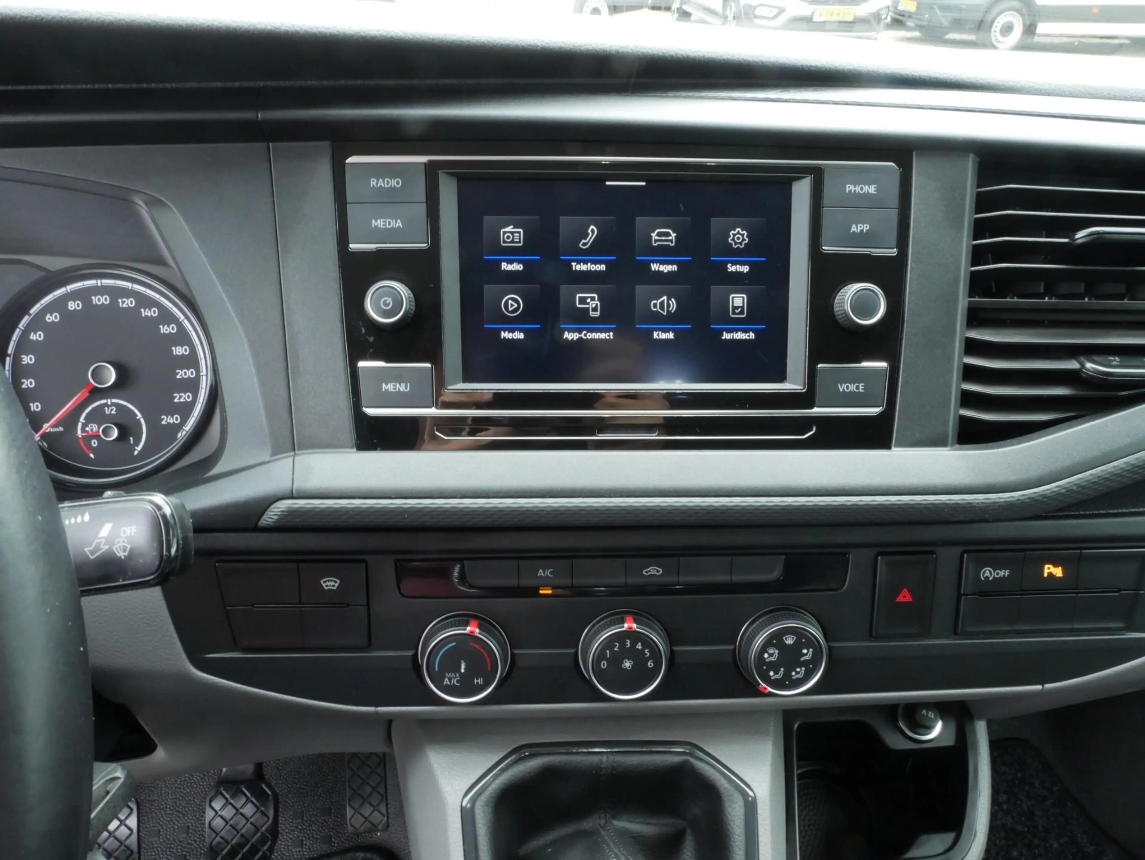 Volkswagen T6.1 Transporter 2.0 TDI 150PK L2 Dubbel Cabine Airco Cruise Haak — photo 16