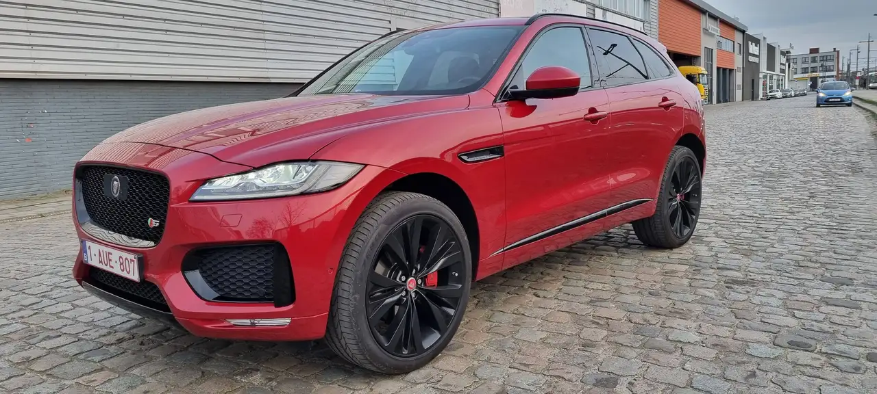 Jaguar F-Pace