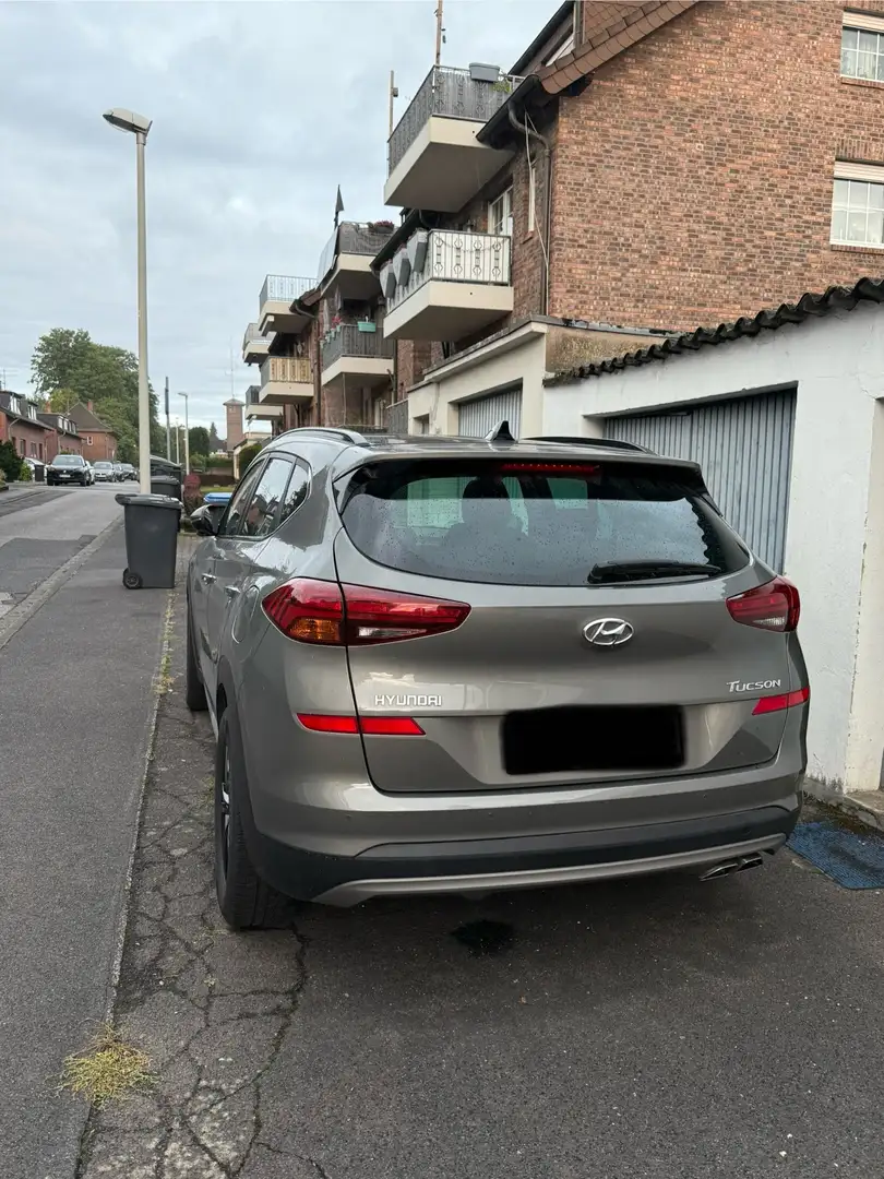 Hyundai TUCSON Premium 2WD Grau - 1