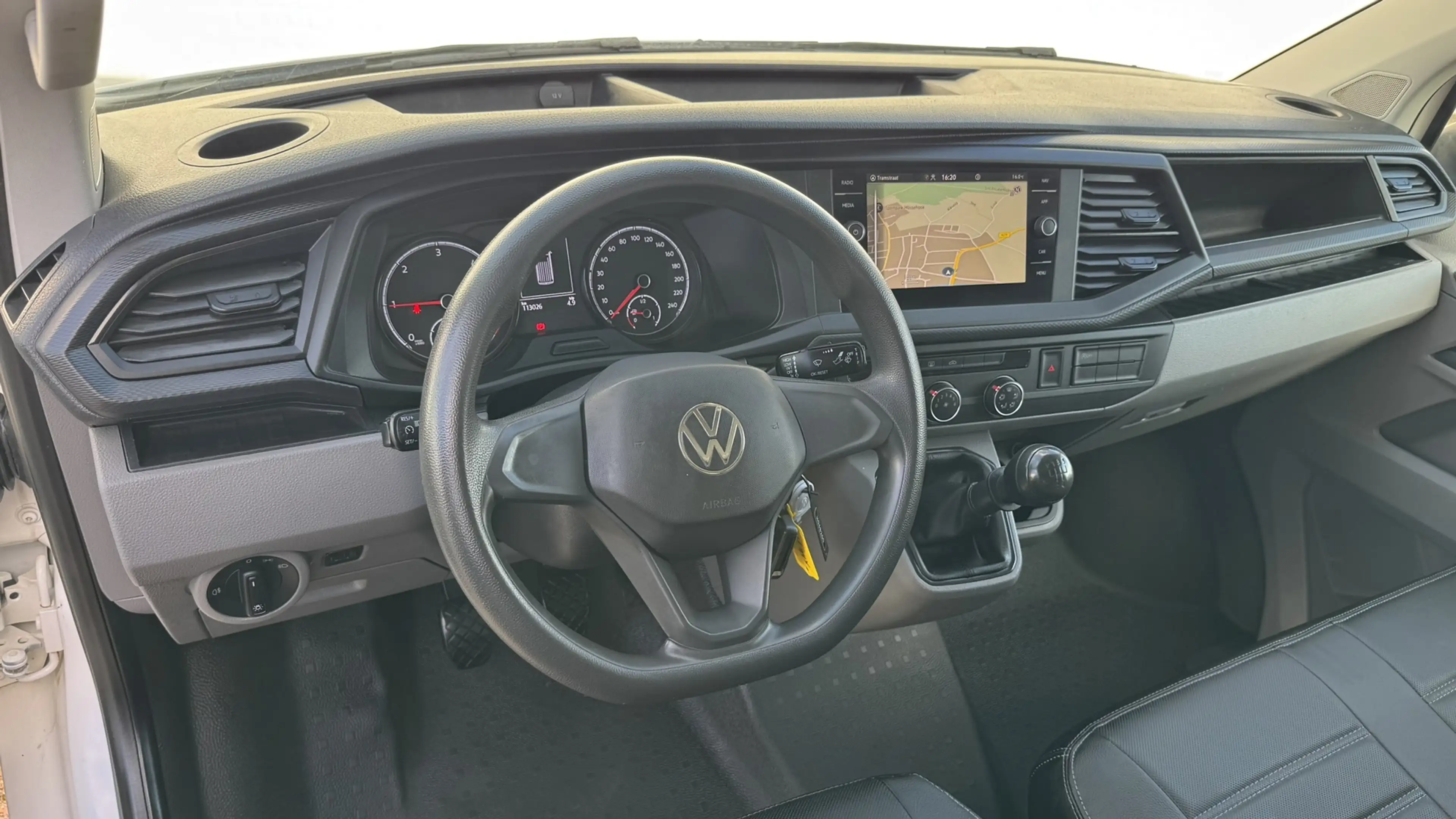 Volkswagen Transporter 2.0 TDI L2H3 28 Comfortline Carplay Cruise Navigat — photo 4