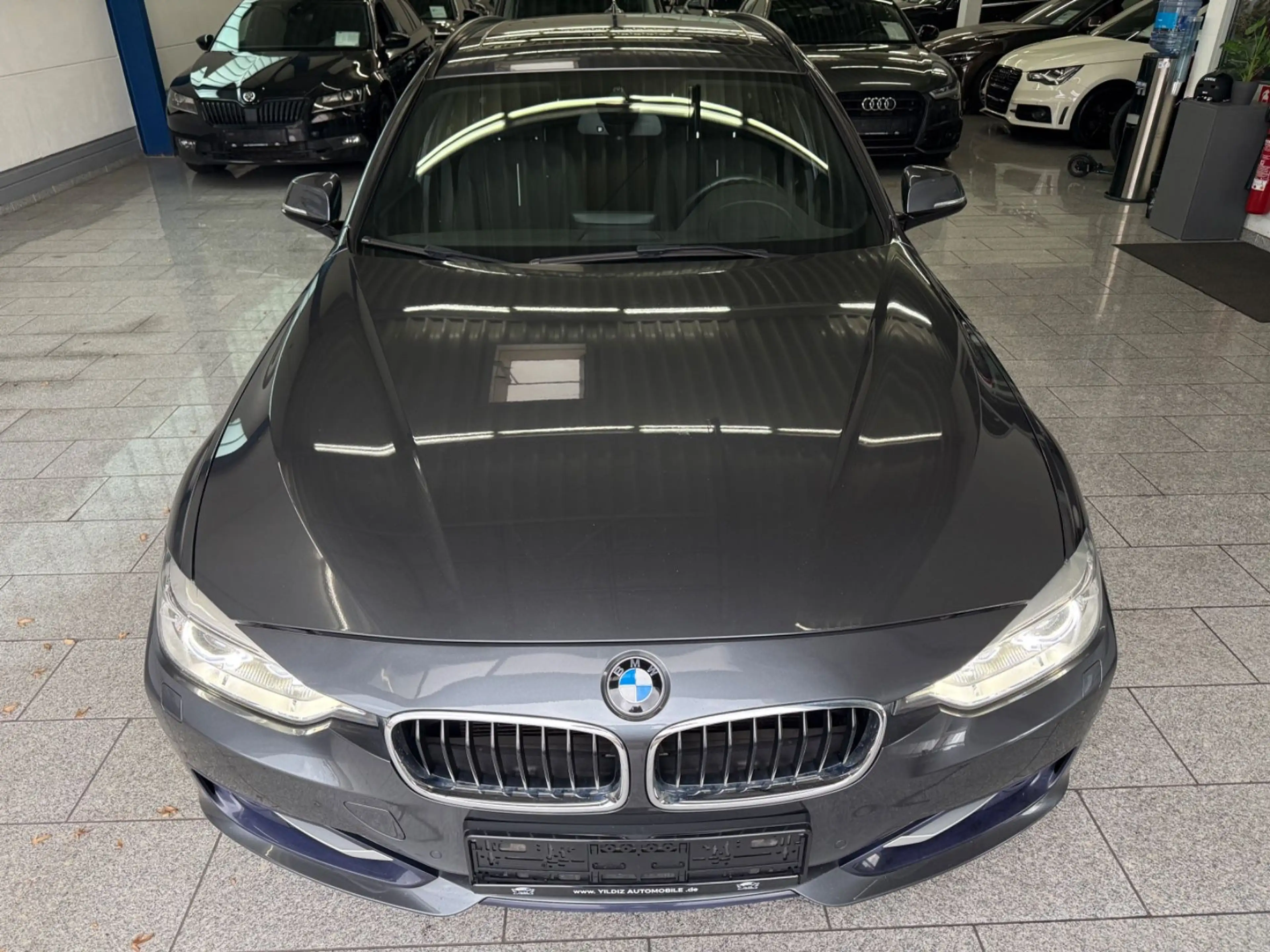 BMW 320 d*SPORT*AUTO*PANO*NAVI*CAM*HUD*BI-XN*LED*TMP — photo 3