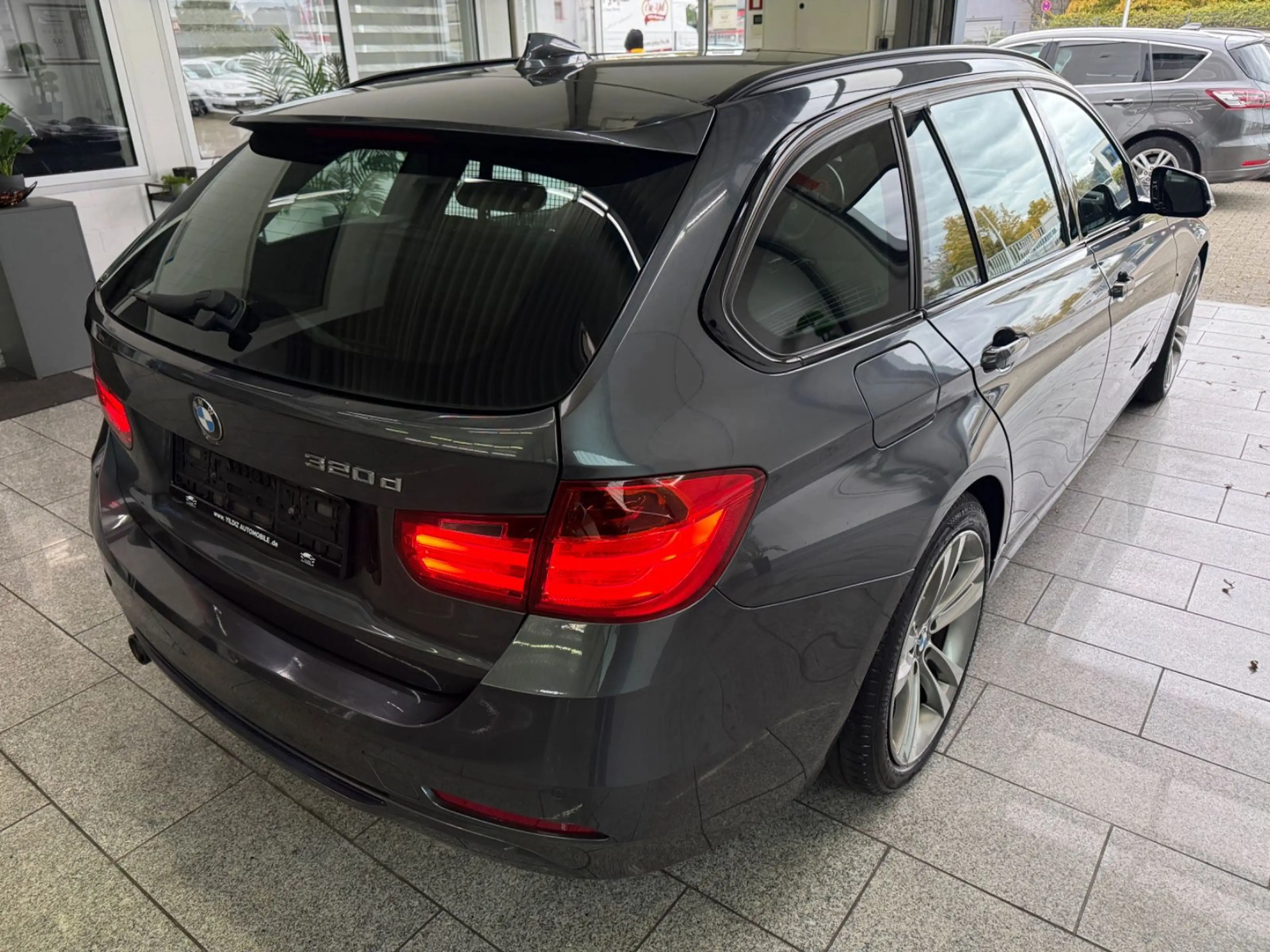 BMW 320 d*SPORT*AUTO*PANO*NAVI*CAM*HUD*BI-XN*LED*TMP — photo 7