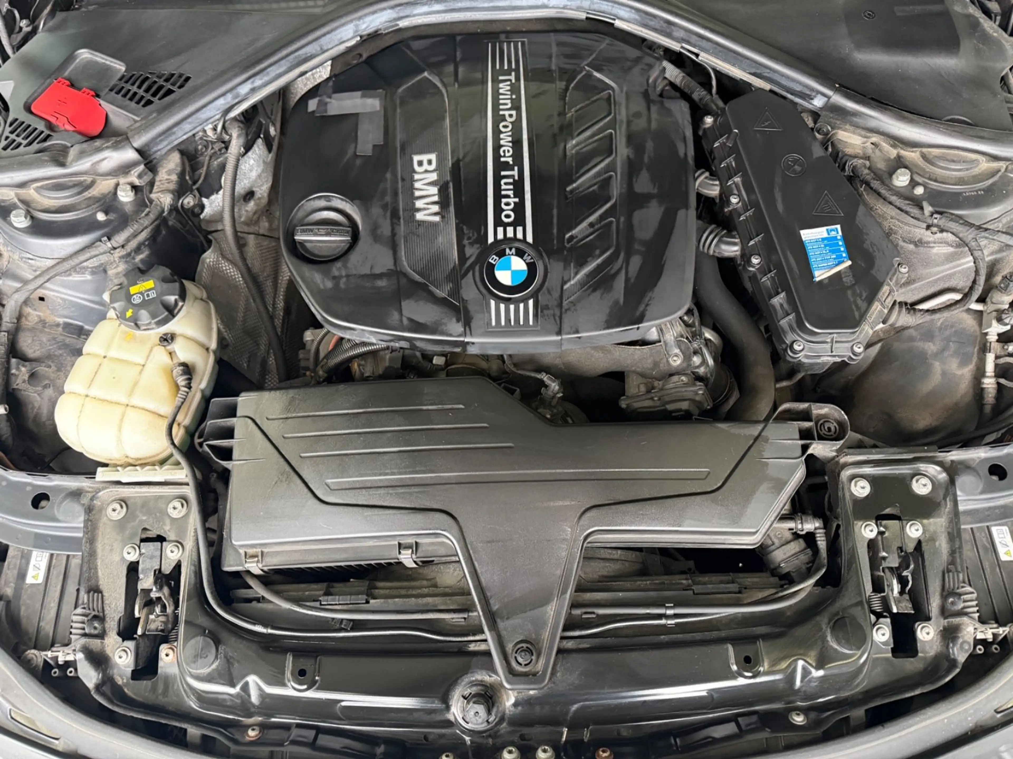 BMW 320 d*SPORT*AUTO*PANO*NAVI*CAM*HUD*BI-XN*LED*TMP — photo 11