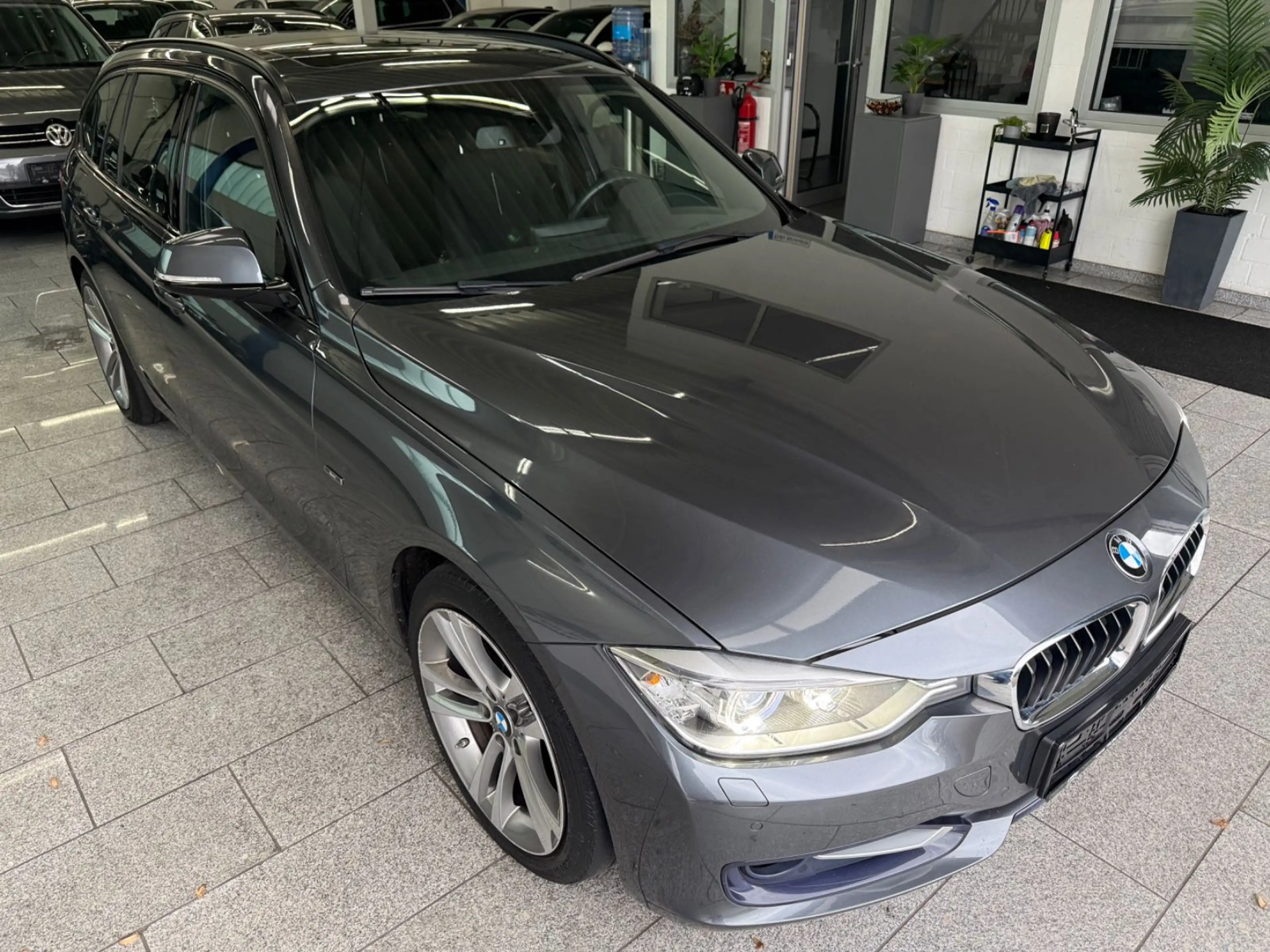 BMW 320 d*SPORT*AUTO*PANO*NAVI*CAM*HUD*BI-XN*LED*TMP — photo 5