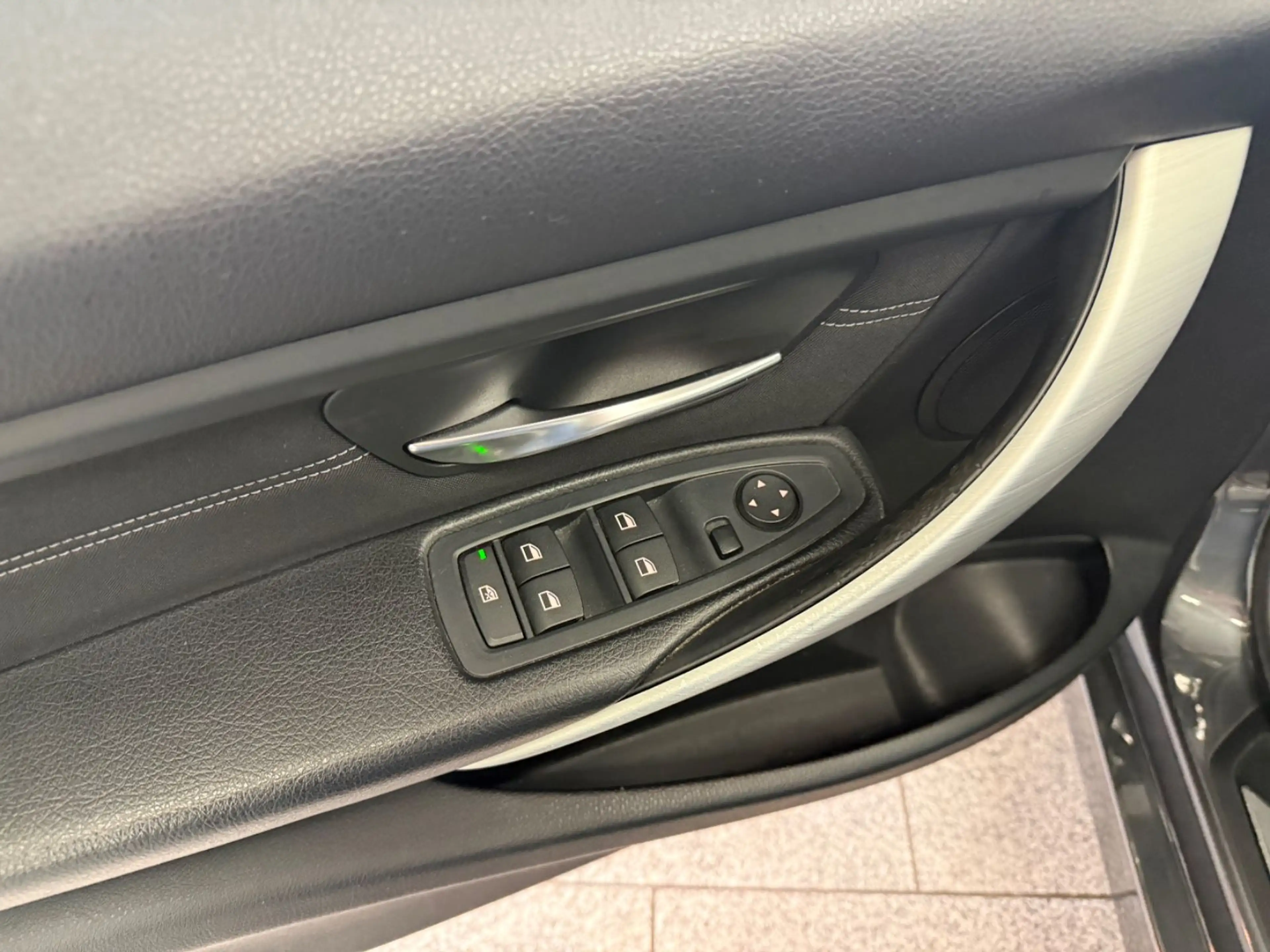 BMW 320 d*SPORT*AUTO*PANO*NAVI*CAM*HUD*BI-XN*LED*TMP — photo 12