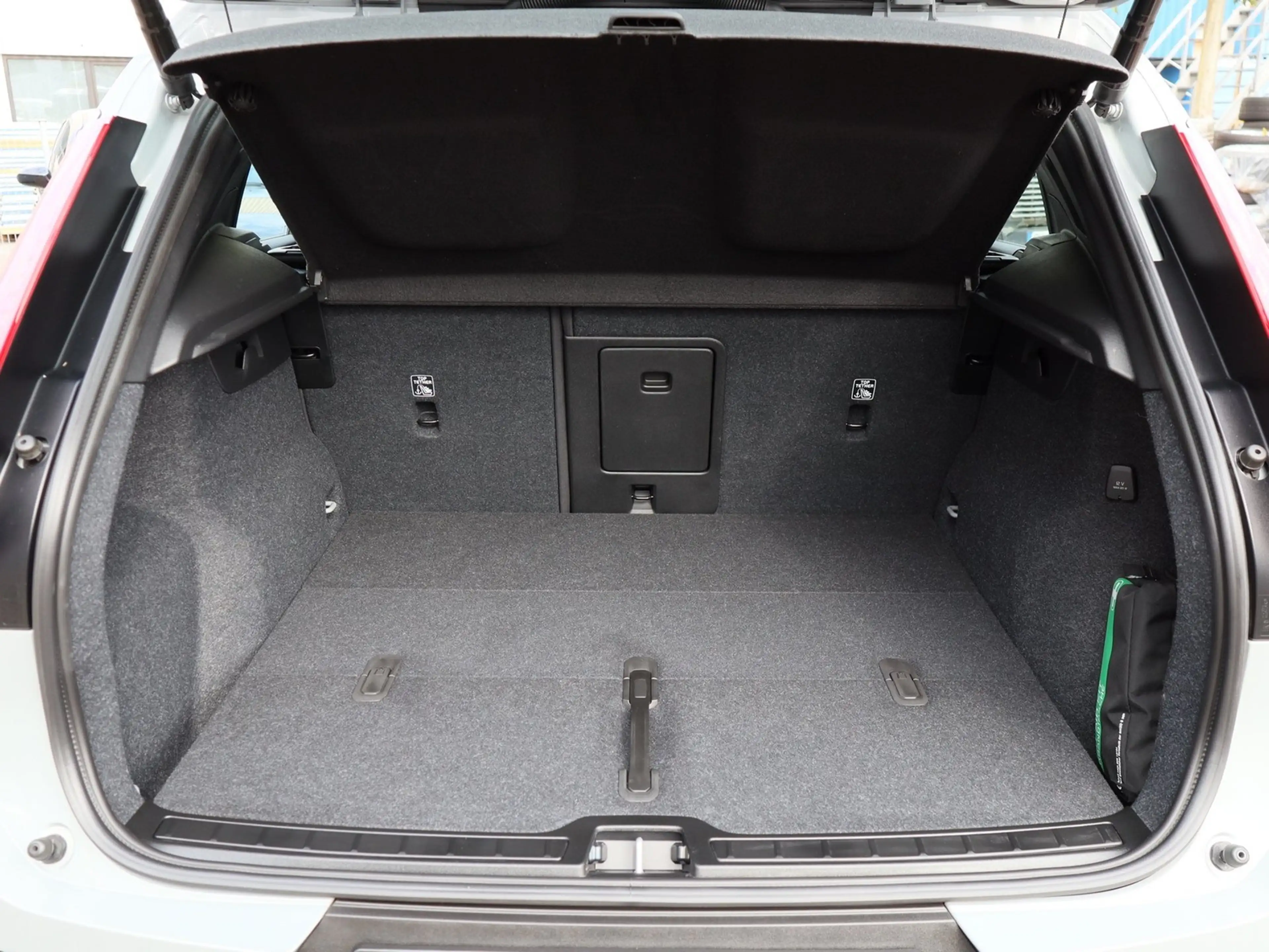 Volvo XC40 B3 Core Rückfahrkamera Winterpaket - autom. Hec... — photo 10