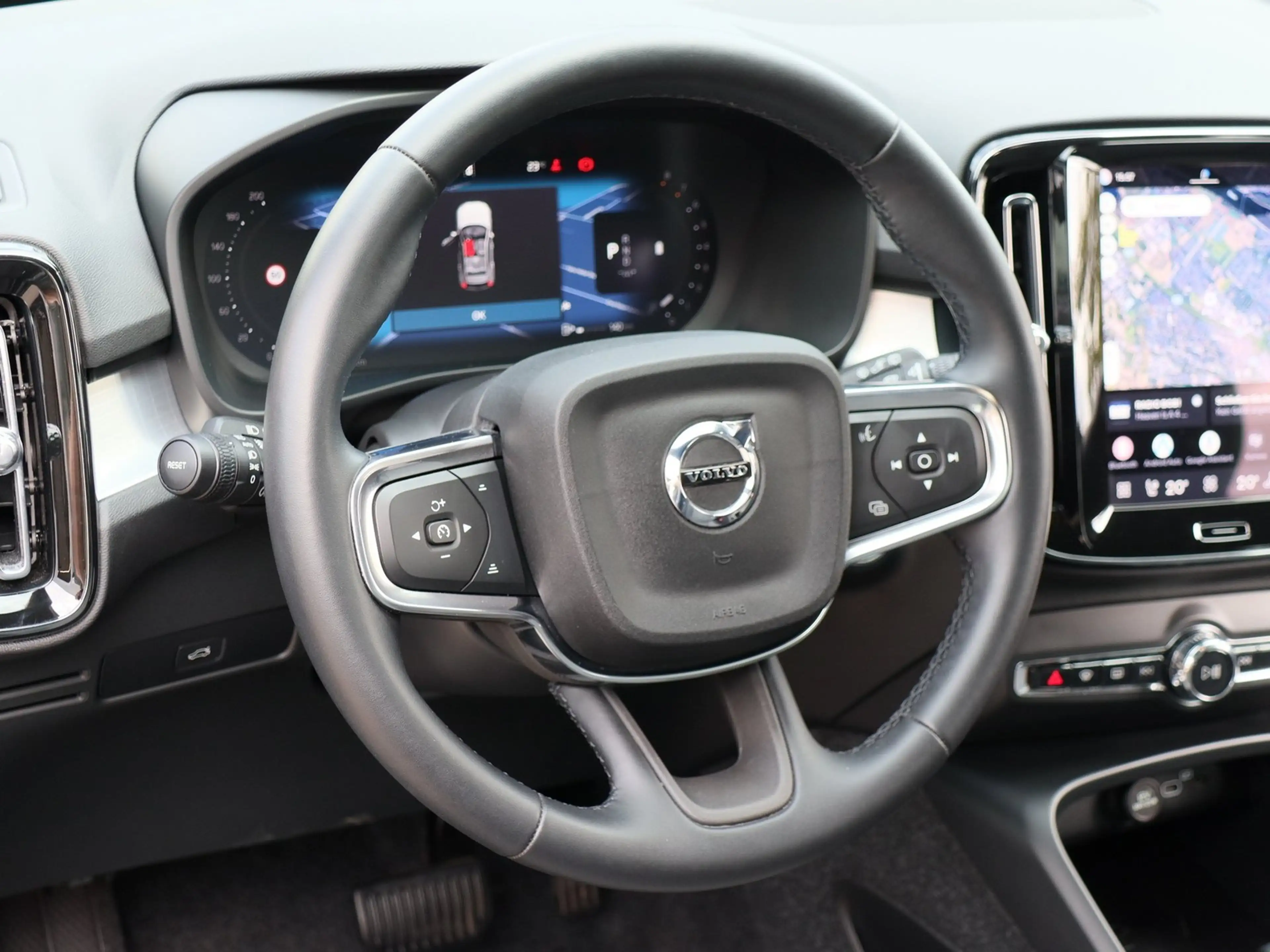 Volvo XC40 B3 Core Rückfahrkamera Winterpaket - autom. Hec... — photo 8