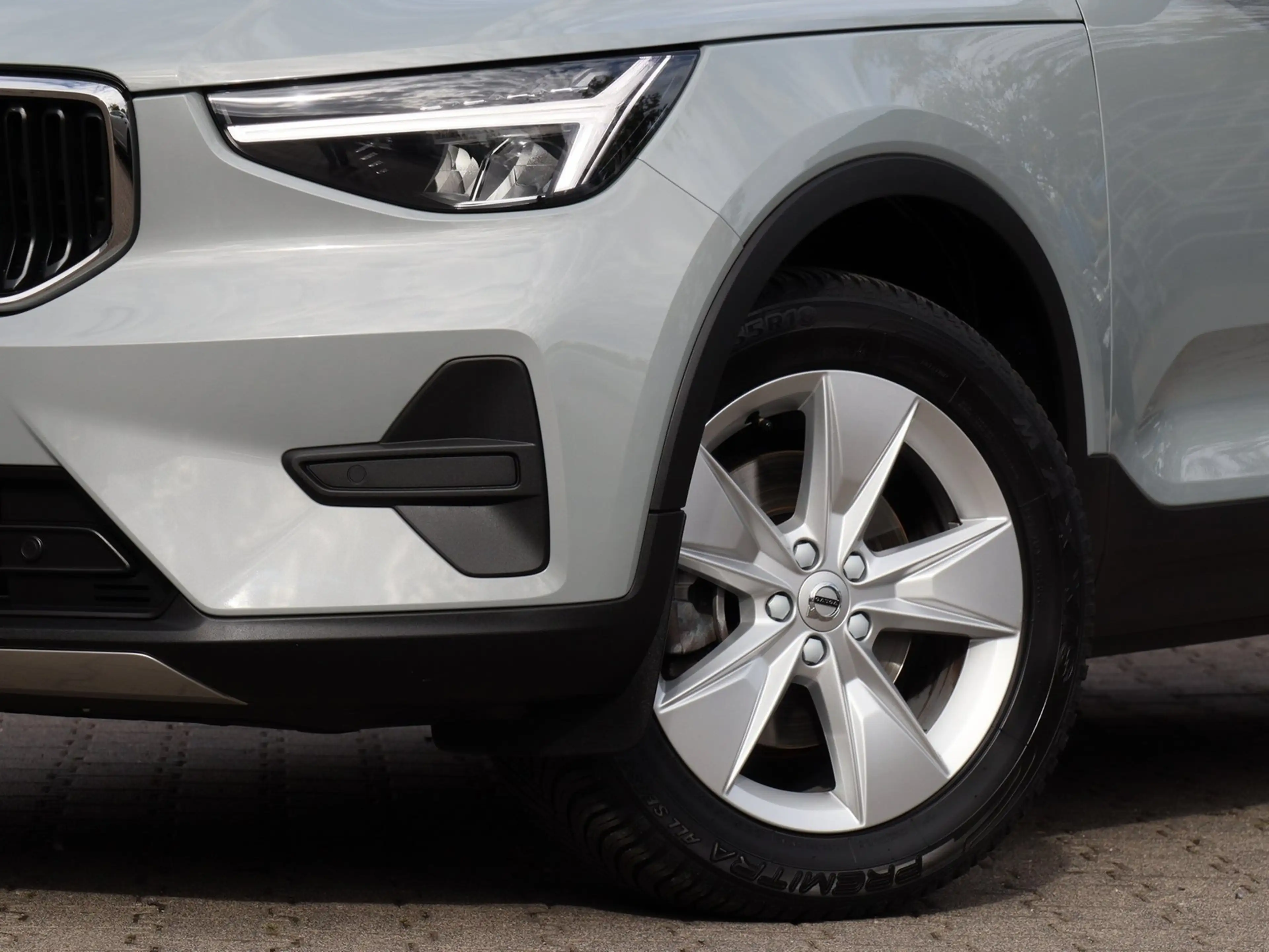 Volvo XC40 B3 Core Rückfahrkamera Winterpaket - autom. Hec... — photo 5