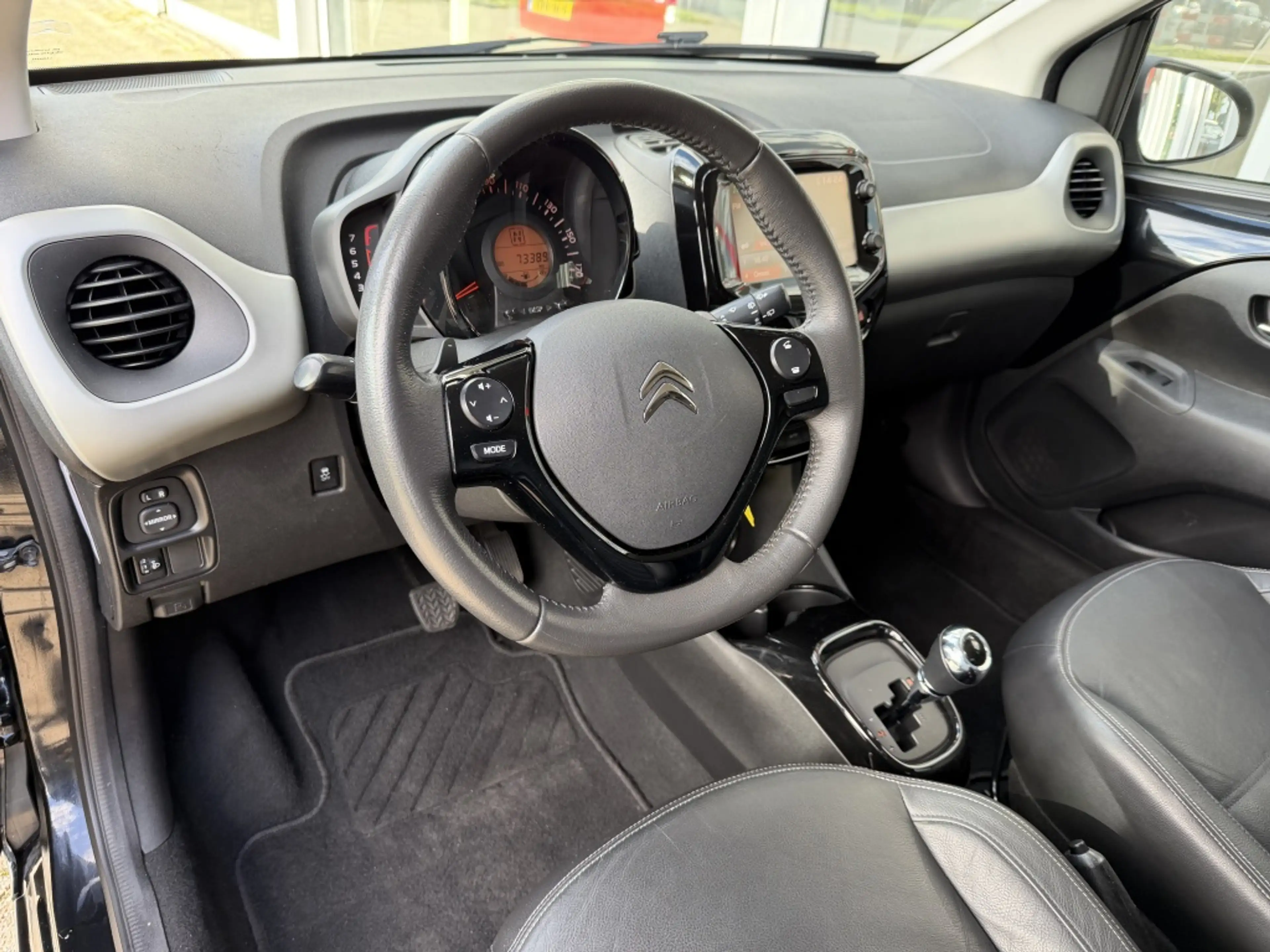 Citroen C1 1.0 VTi Automaat 5D SHINE | Leder | Camera | ECC | — photo 5