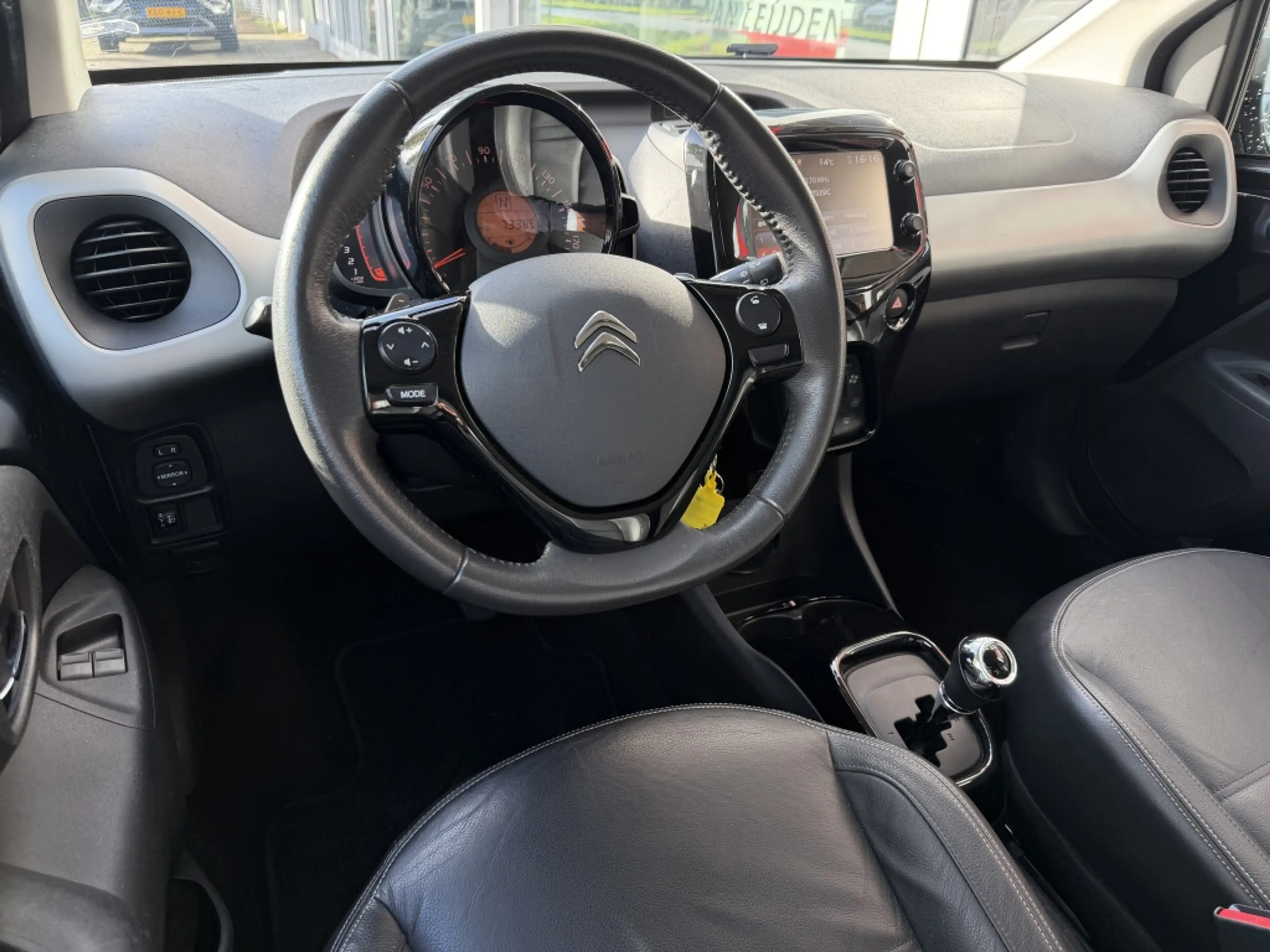 Citroen C1 1.0 VTi Automaat 5D SHINE | Leder | Camera | ECC | — photo 14
