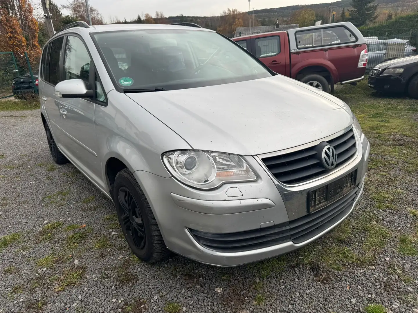 Volkswagen Touran Trendline Grau - 2
