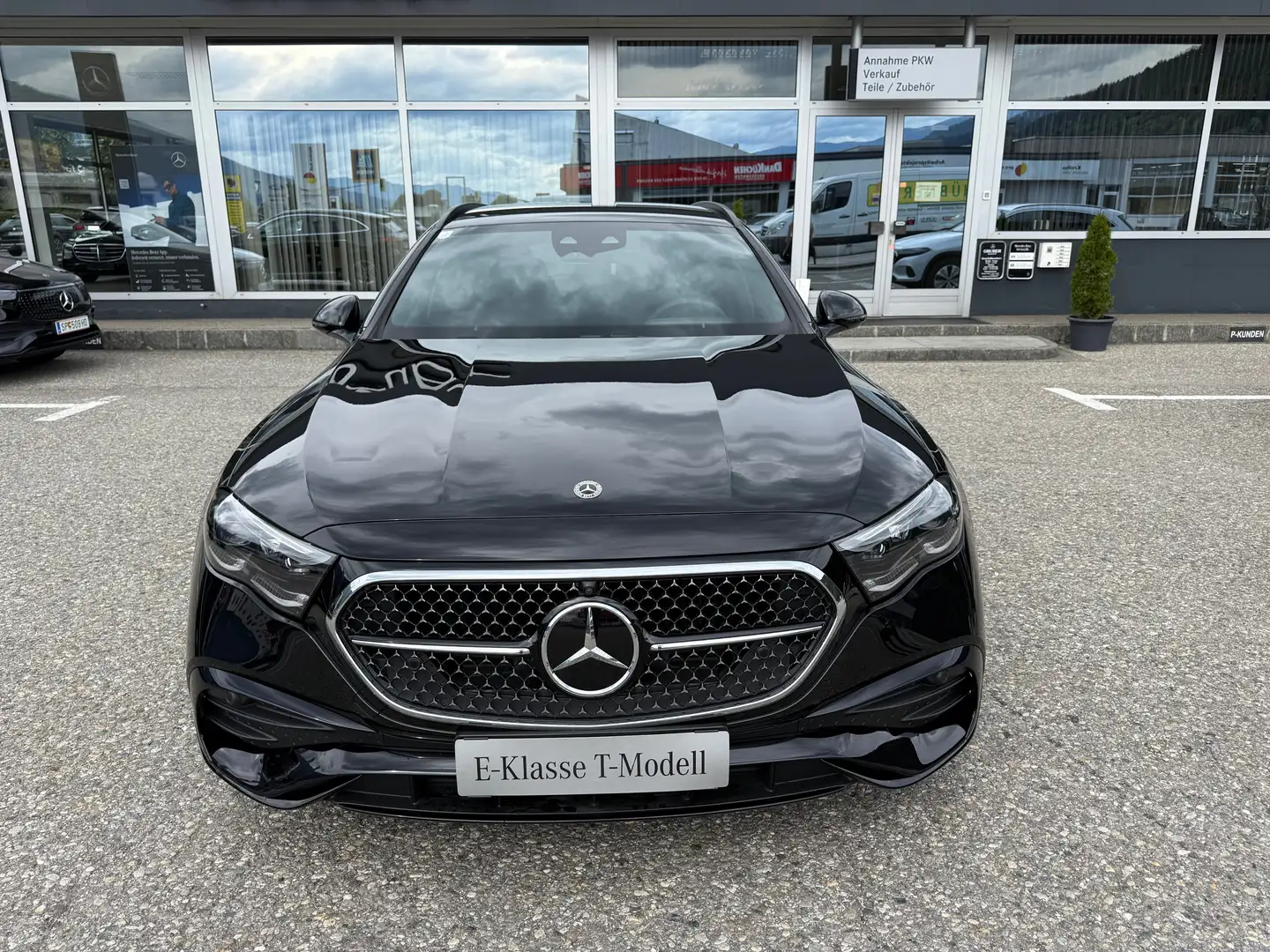 Mercedes-Benz E 300 E 300 de 4Matic AMG Line Advanced Plus (214.209) Schwarz - 1